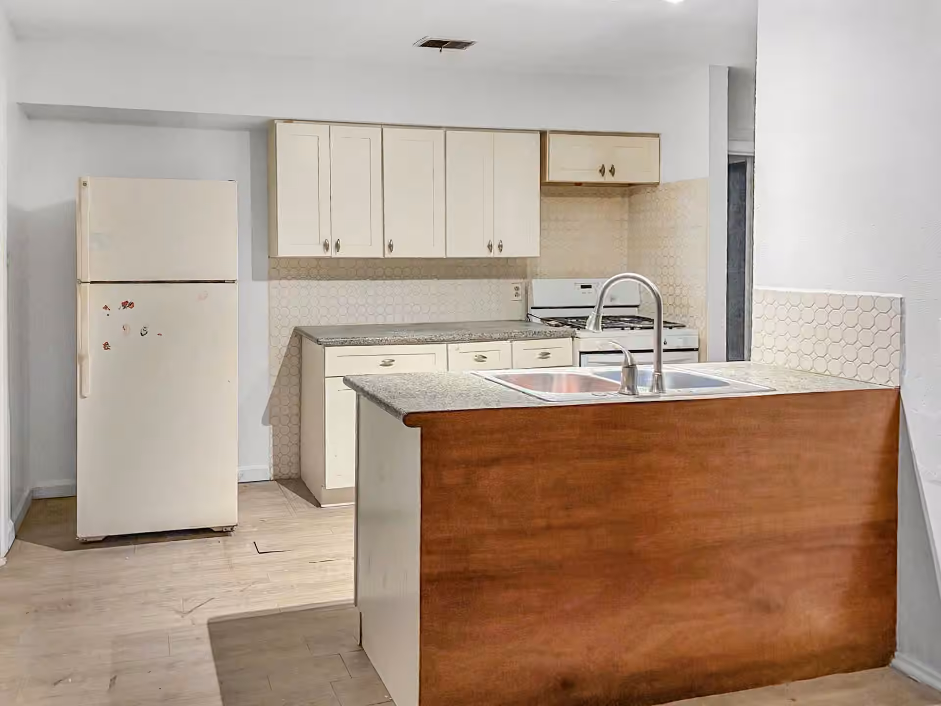 Photo 6 of 4423 Holloway Drive, Houston, TX