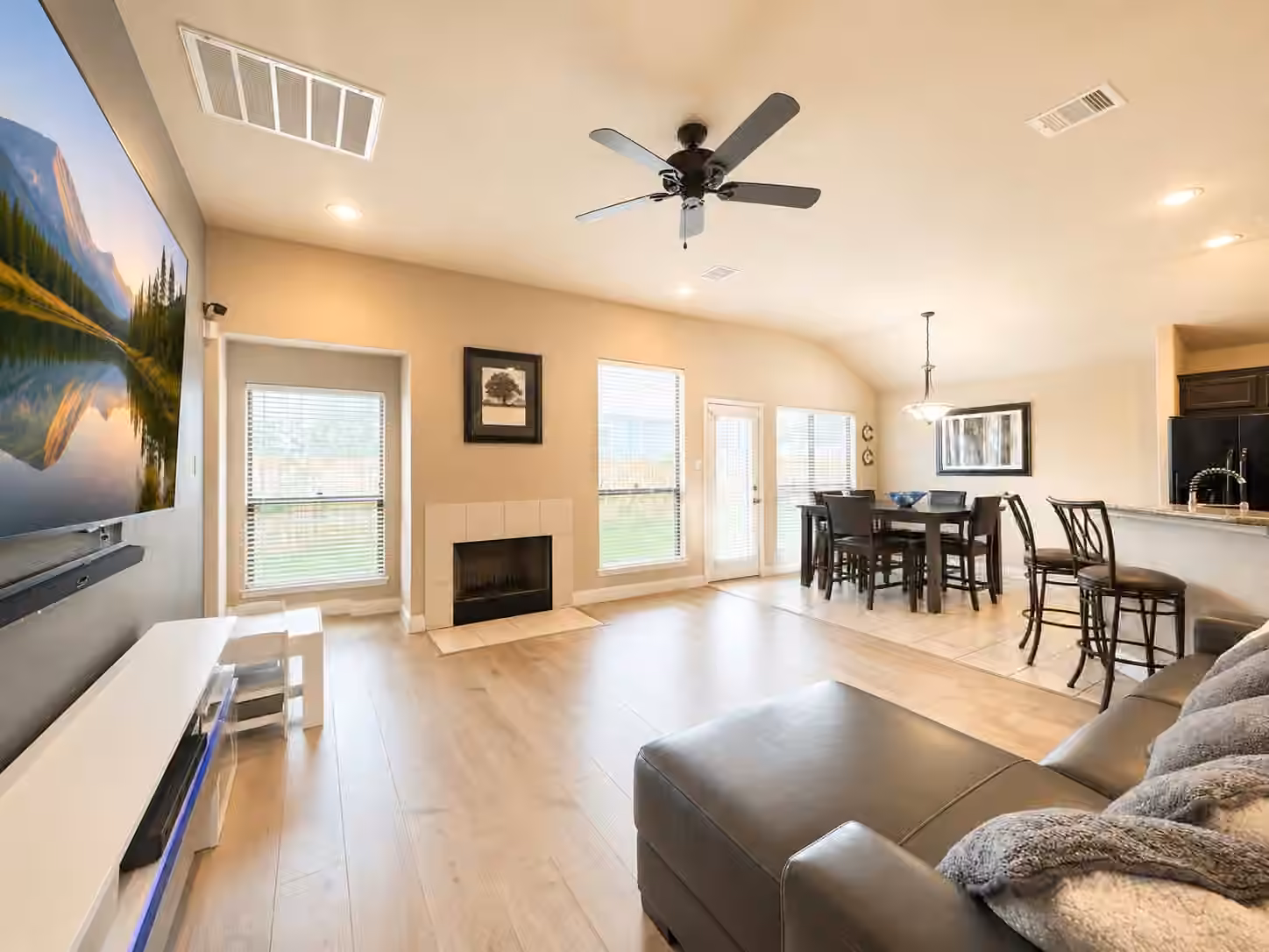 Photo 4 of 1602 Halpern Street, Houston, TX