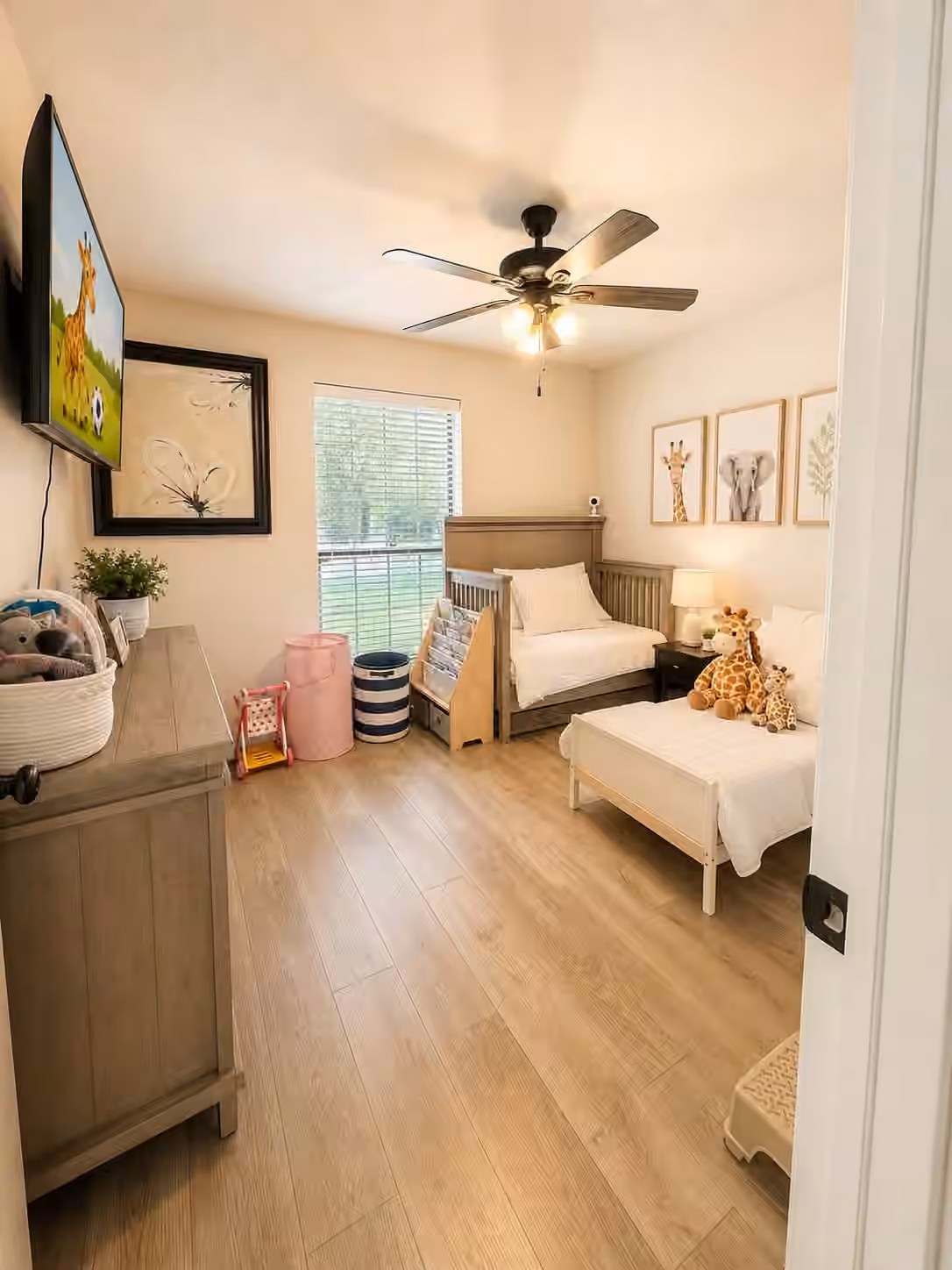Photo 5 of 1602 Halpern Street, Houston, TX
