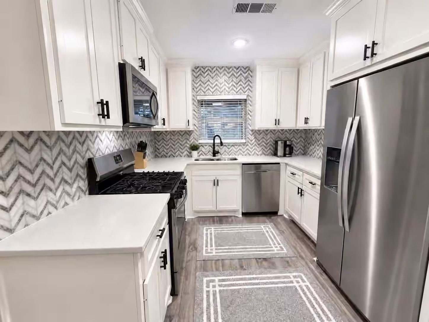 Photo 2 of 2043 Des Jardines Street, Houston, TX