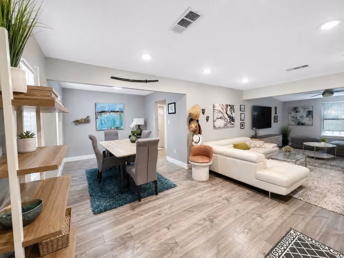 Photo 4 of 2043 Des Jardines Street, Houston, TX