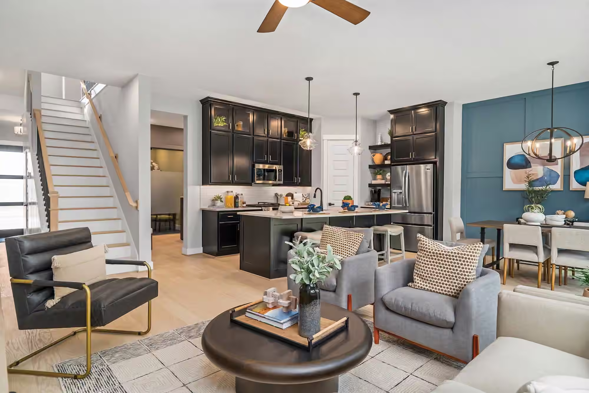 Photo 5 of 411 Kinley Oaks Drive, Houston, TX