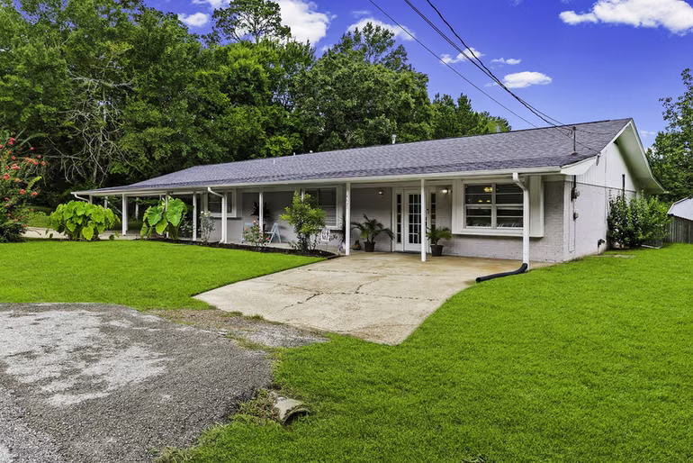 Photo of 4420 Shady Lane, Huntsville, TX 77320