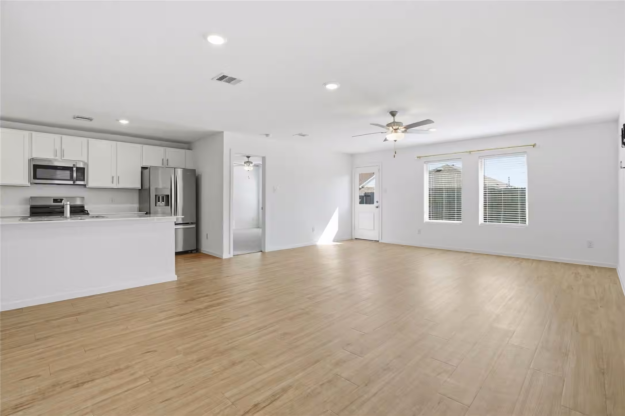 Photo 7 of 9910 Cliffside Ridge Drive, Baytown, TX