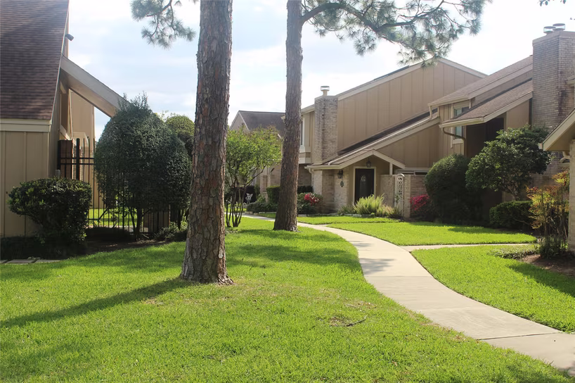 Photo 3 of 2316 Woodland Park Drive 15, Houston, TX
