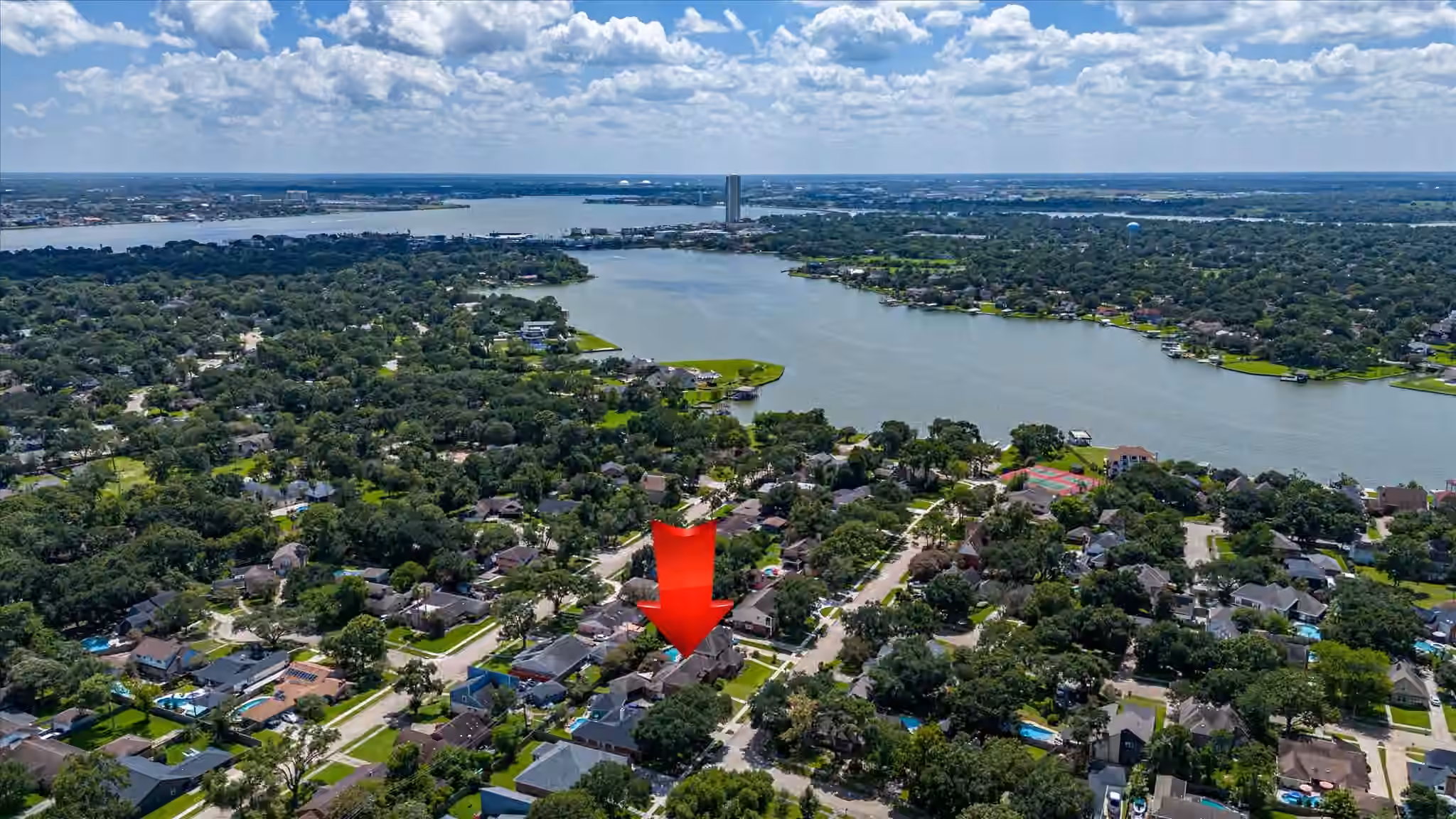 Photo 2 of 410 Crestwood Drive, El Lago, TX