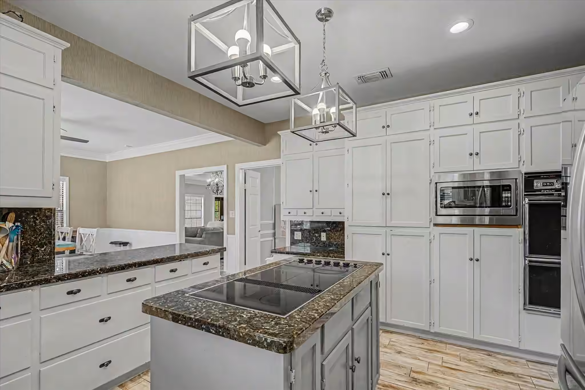 Photo 7 of 410 Crestwood Drive, El Lago, TX