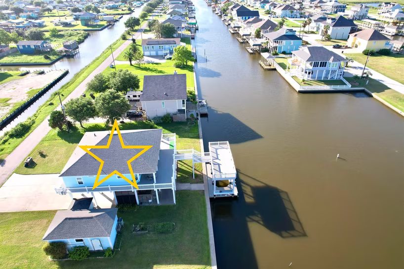 Photo 4 of 1070 WATERWAYS Drive, Crystal Beach, TX