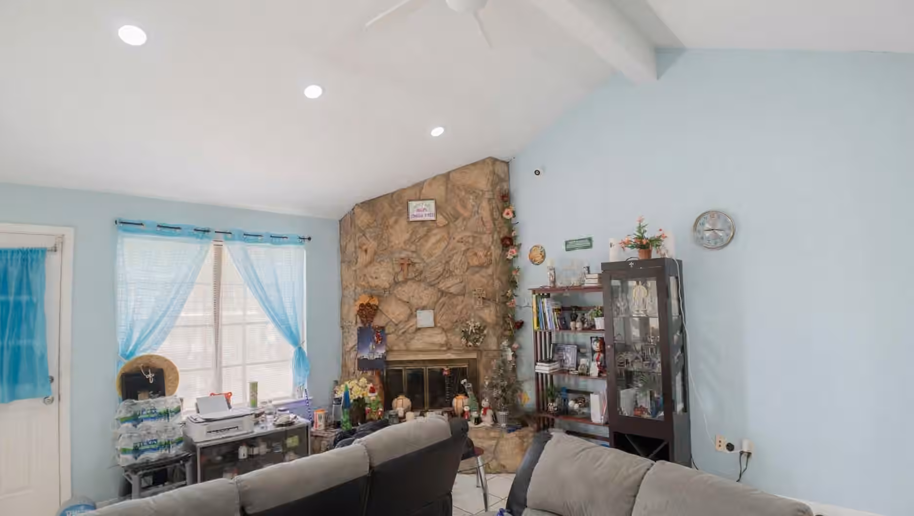 Photo 4 of 10315 Hollow Canyon Court, Sugar Land, TX