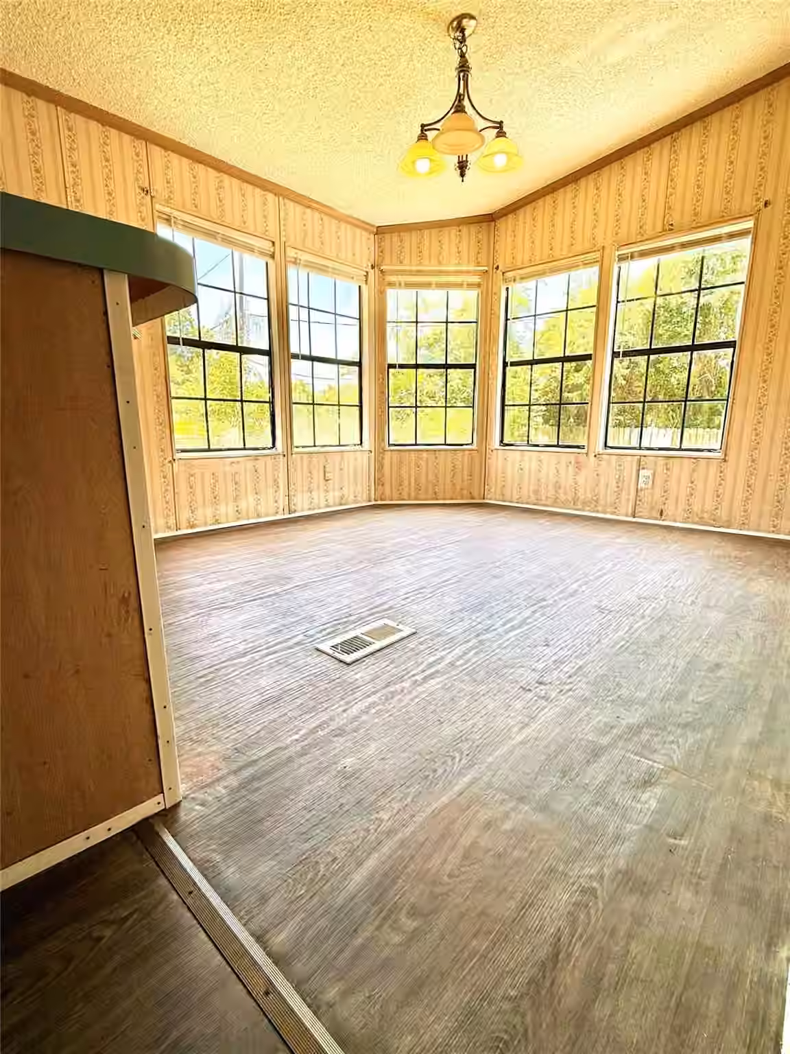Photo 5 of 1014 Tealway Drive, Pasadena, TX