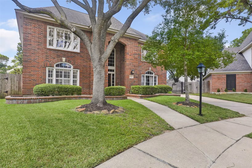 Photo 2 of 15615 Wildwood Run, Cypress, TX