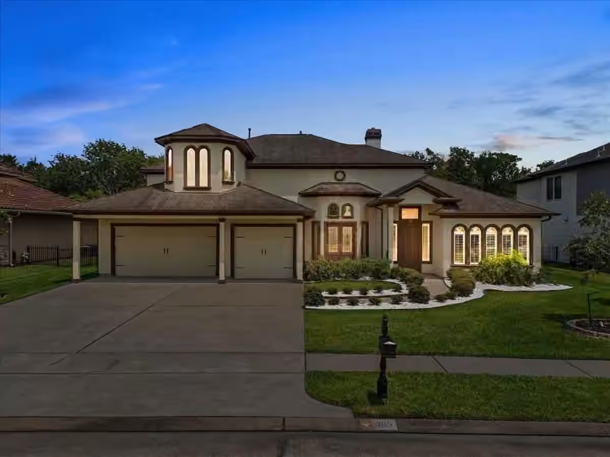 Photo of 205 Del Monte Drive, Friendswood, TX 77546