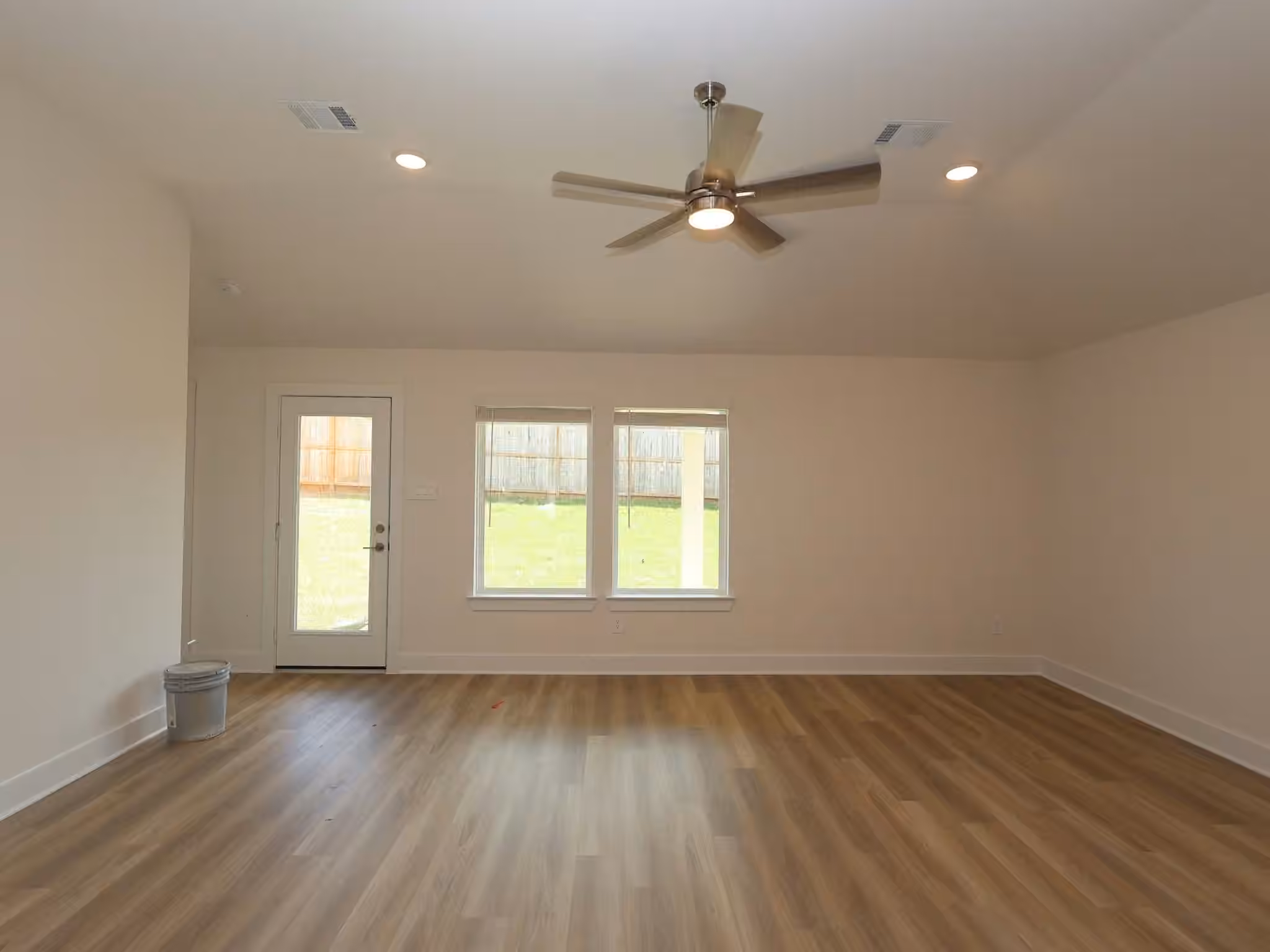 Photo 7 of 10587 Annex Avenue, Montgomery, TX