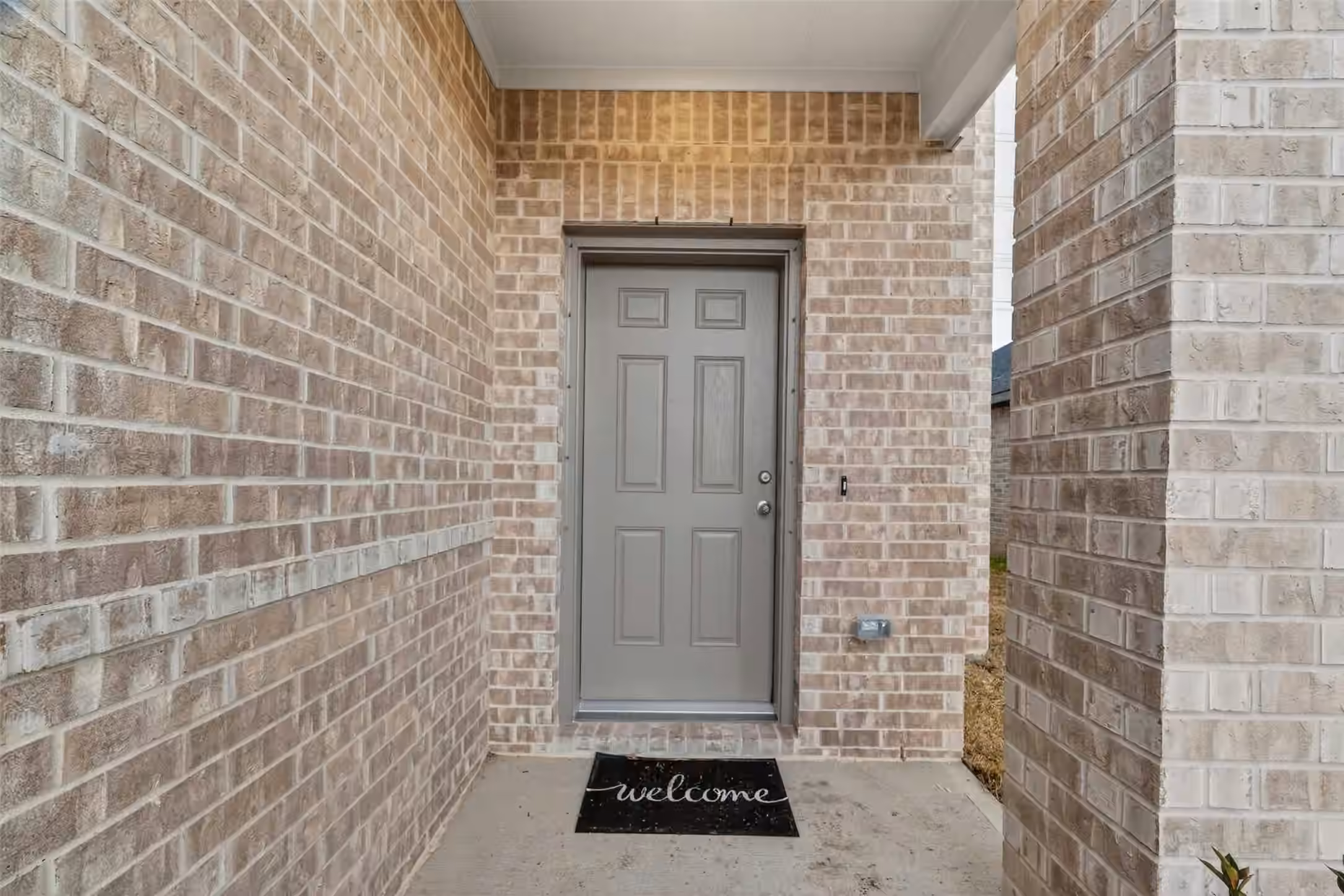 Photo 3 of 2110 Spring Hollow Drive, Baytown, TX