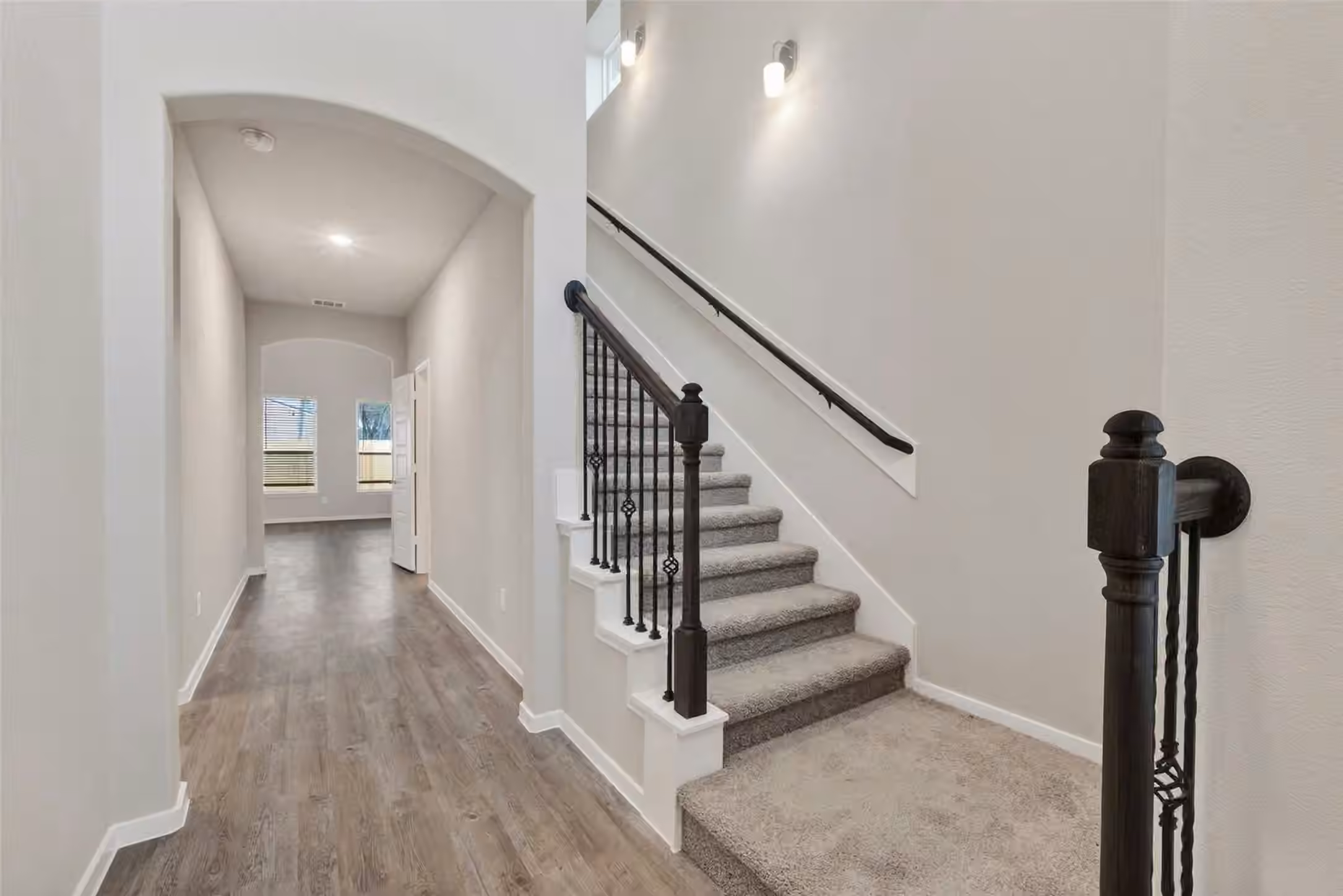 Photo 4 of 2110 Spring Hollow Drive, Baytown, TX
