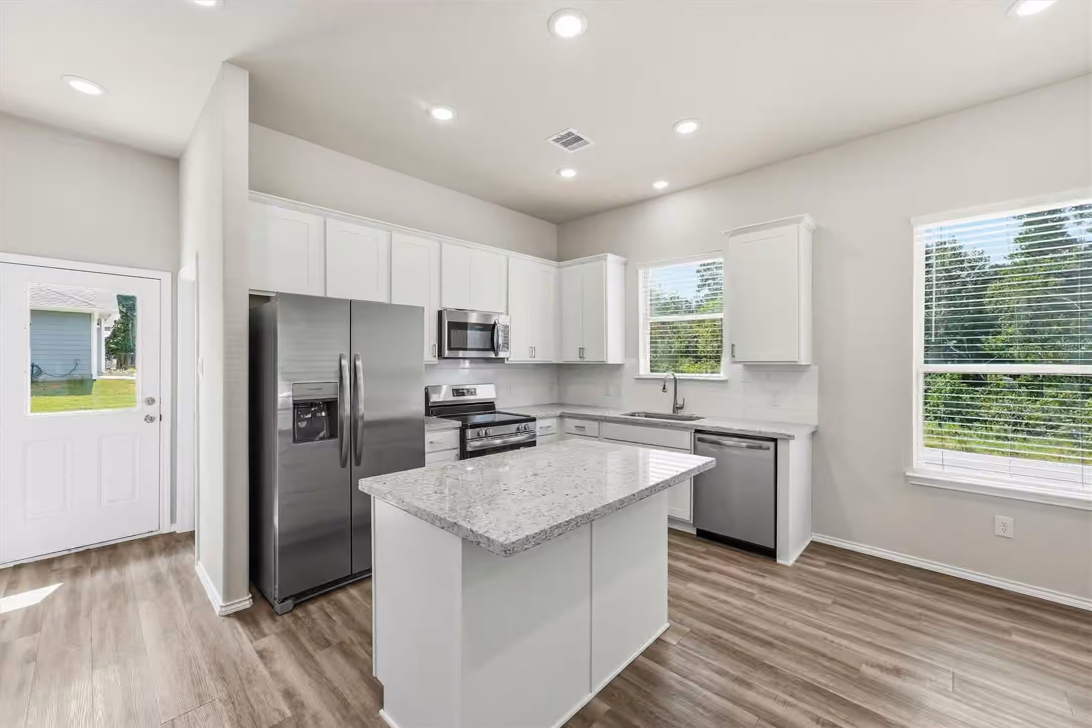 Photo 6 of 15608 Sycamore Drive, Montgomery, TX