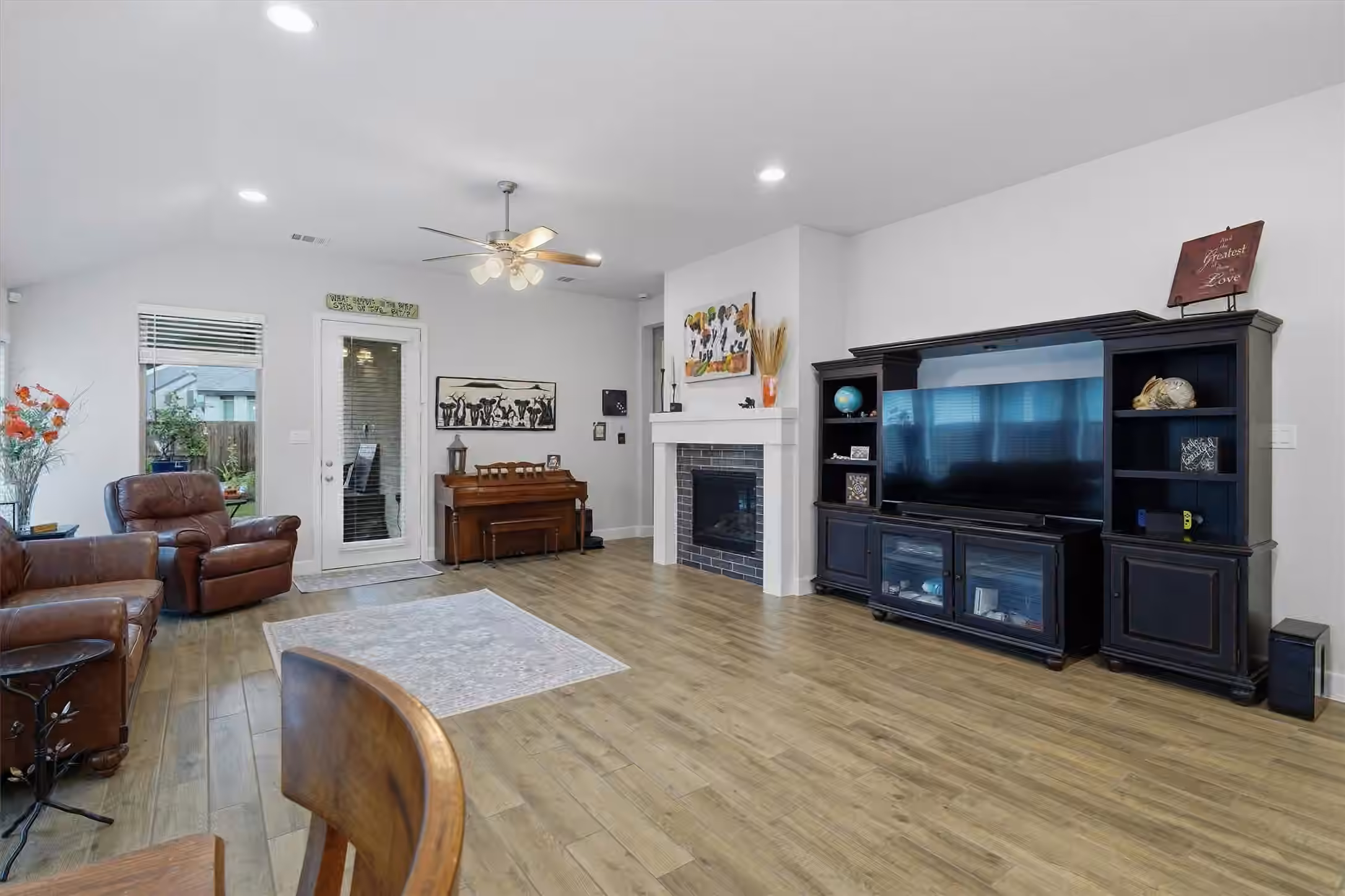 Photo 3 of 5815 Pink Coral Lane, Manvel, TX