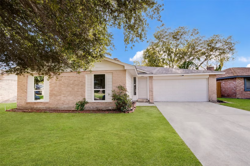 Photo of 2315 Green Knoll Drive, Houston, TX