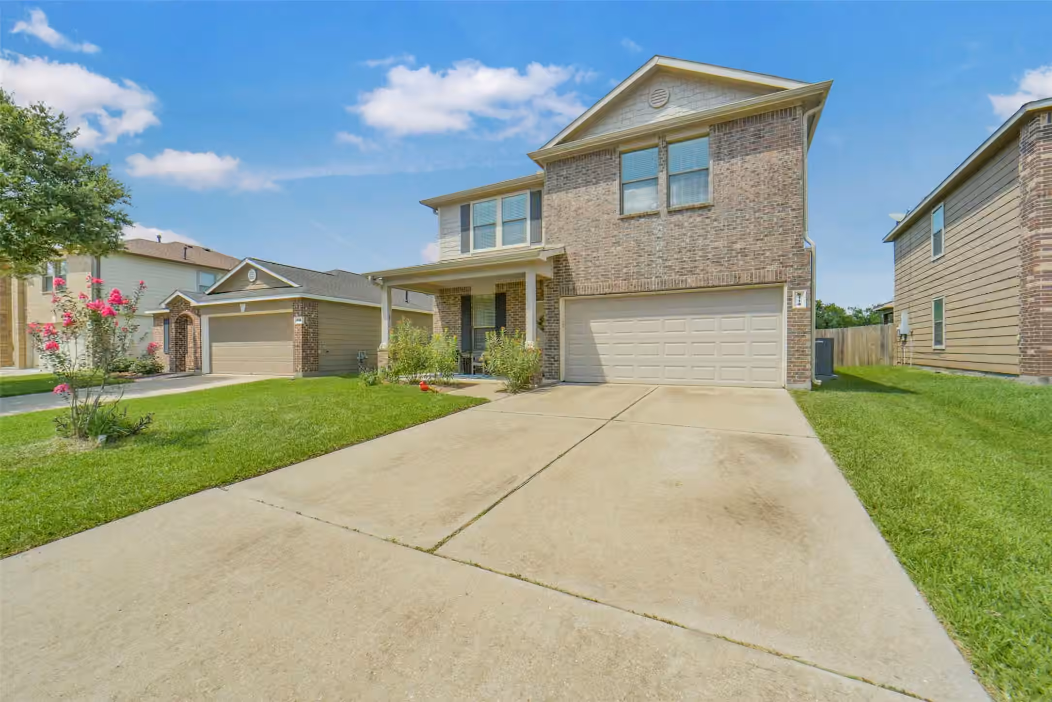 Photo 2 of 8114 Yaupon View Drive, Cypress, TX