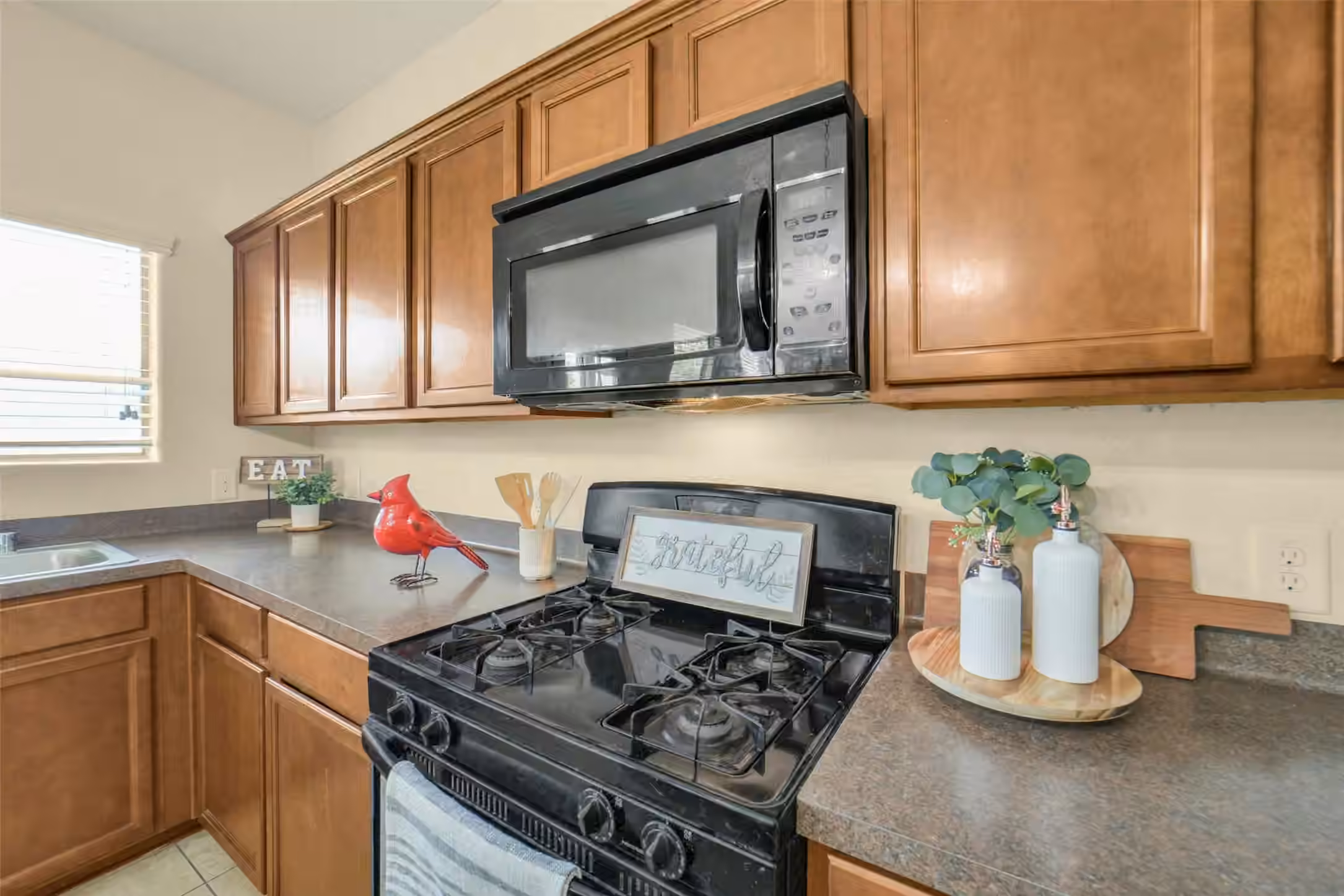 Photo 6 of 8114 Yaupon View Drive, Cypress, TX