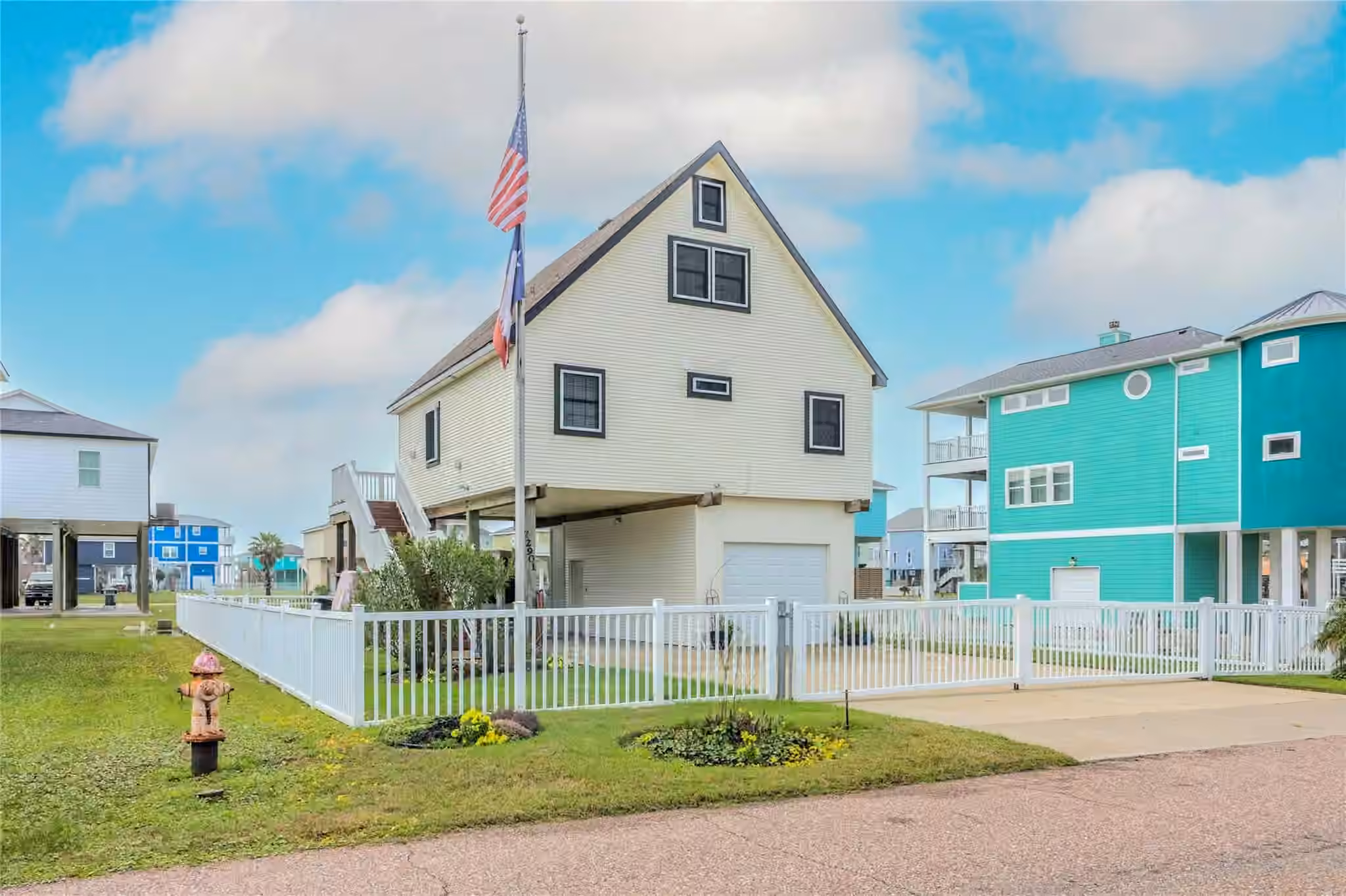 Photo 3 of 22901 Miramar Street, Galveston, TX