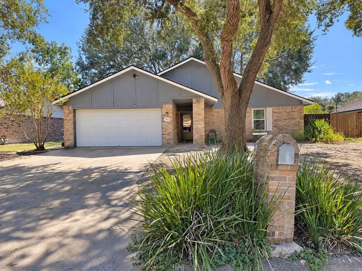 Photo of 1302 Marlin Court, Bay City, TX 77414