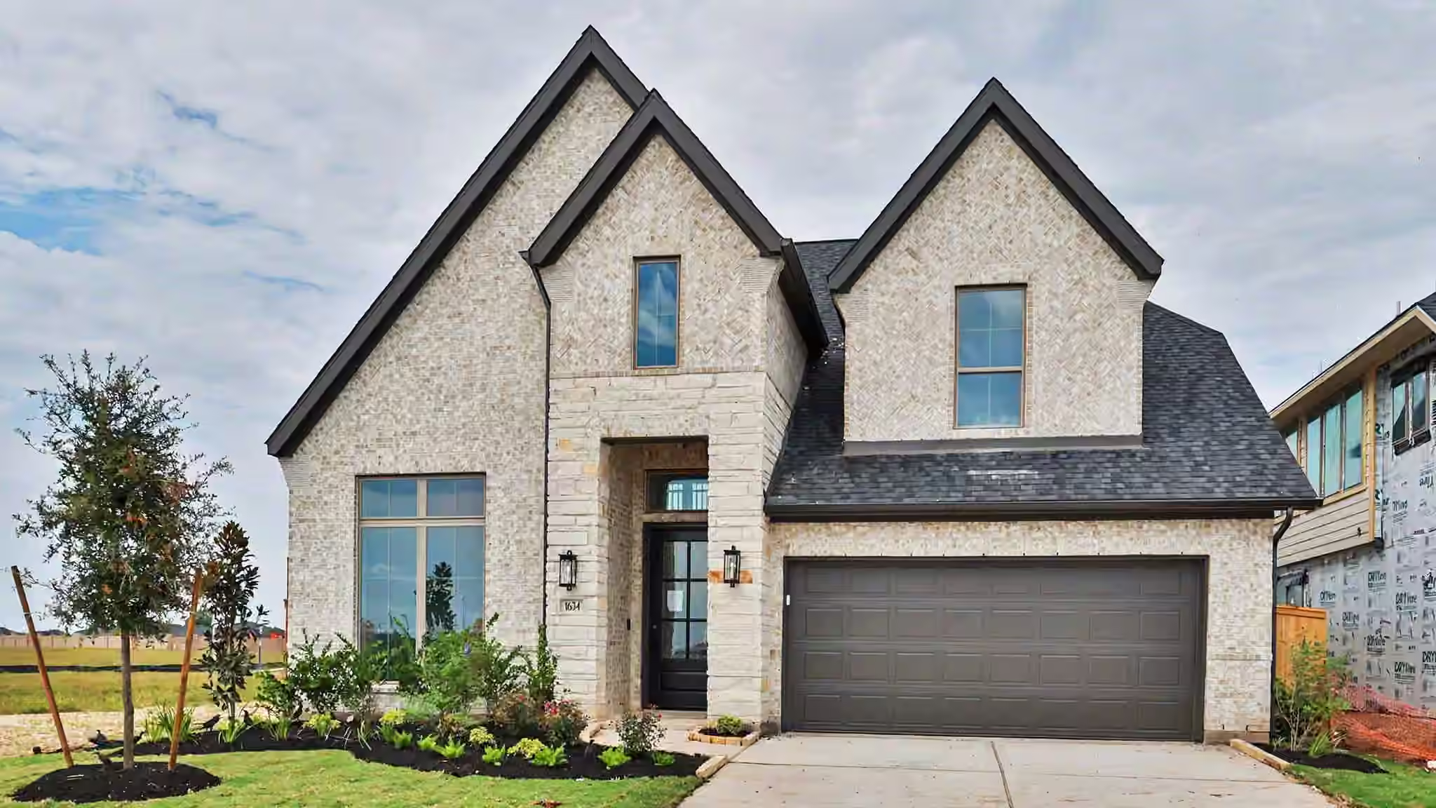 Photo 2 of 1634 Highland Waters Drive, Richmond, TX