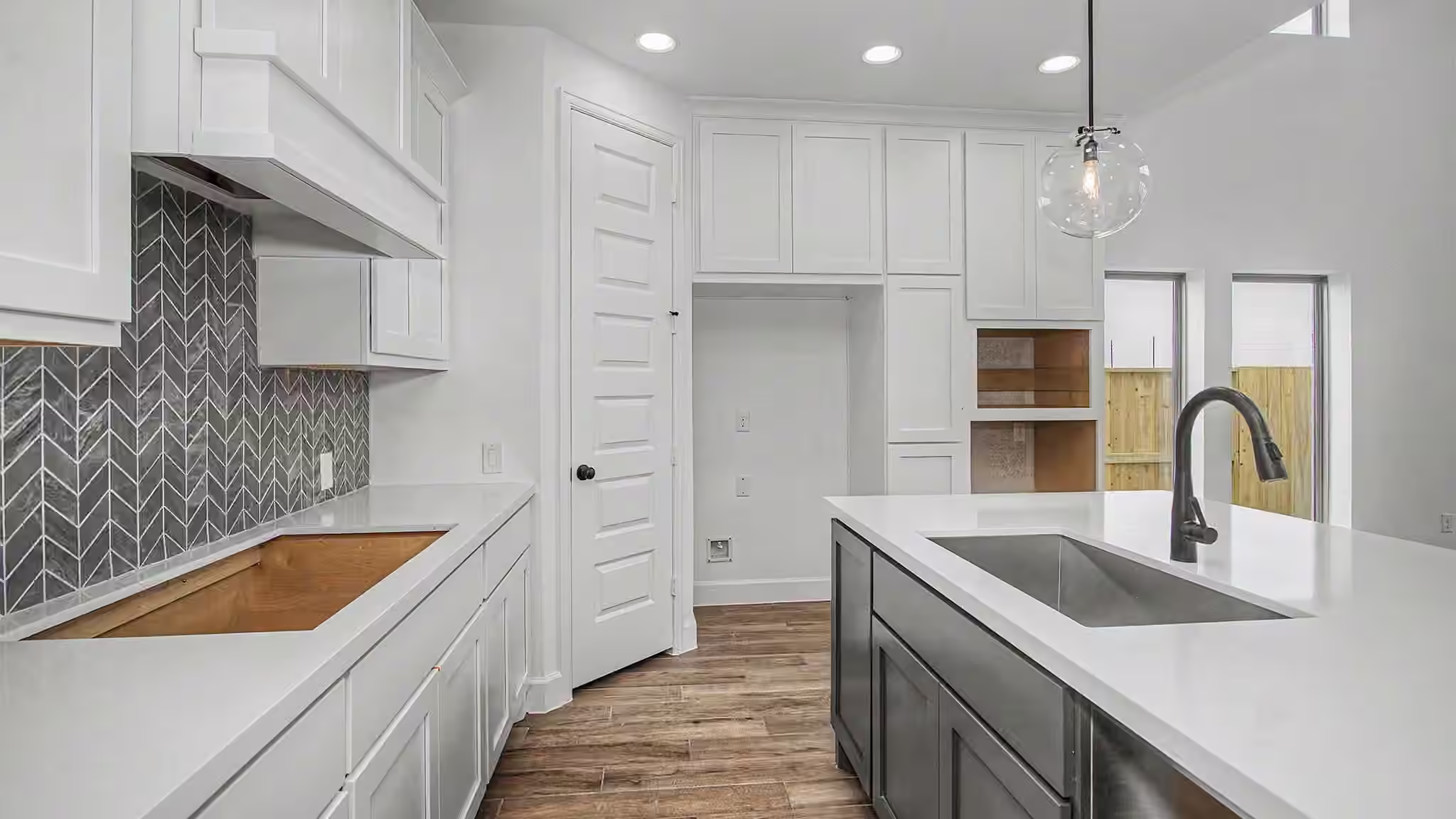 Photo 5 of 1634 Highland Waters Drive, Richmond, TX
