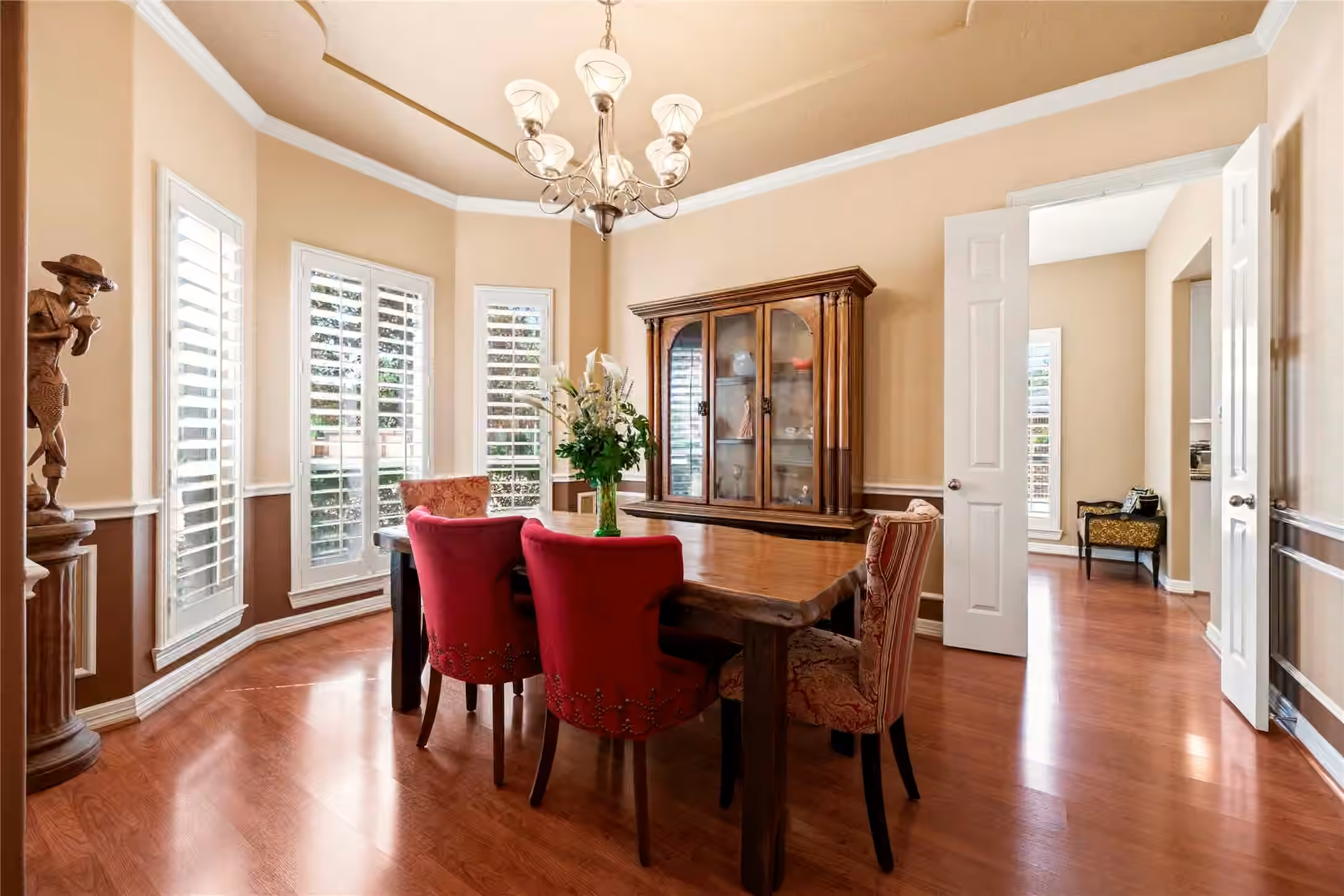 Photo 7 of 8106 Hollowhaven Court, Houston, TX