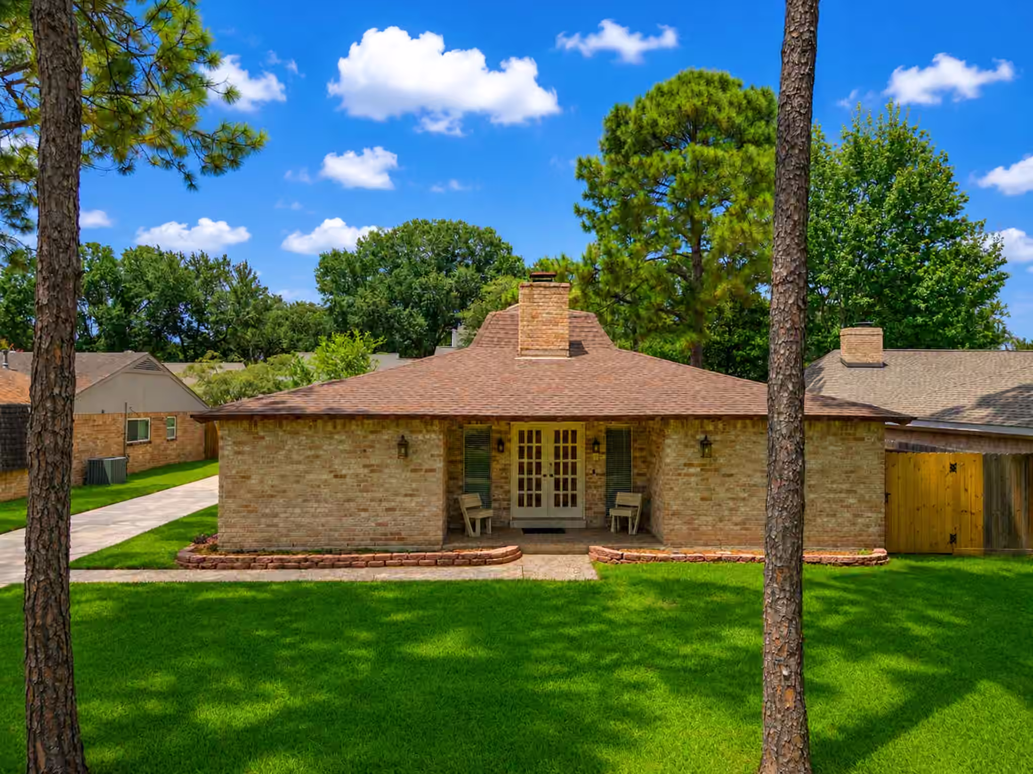 Photo 3 of 14310 Locke Lane, Houston, TX