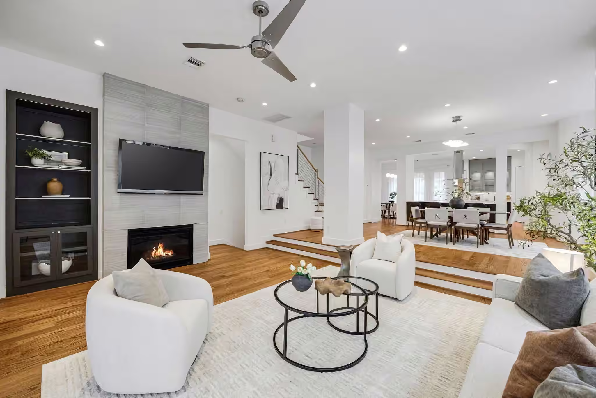Photo 2 of 1518 W Clay Street, Houston, TX