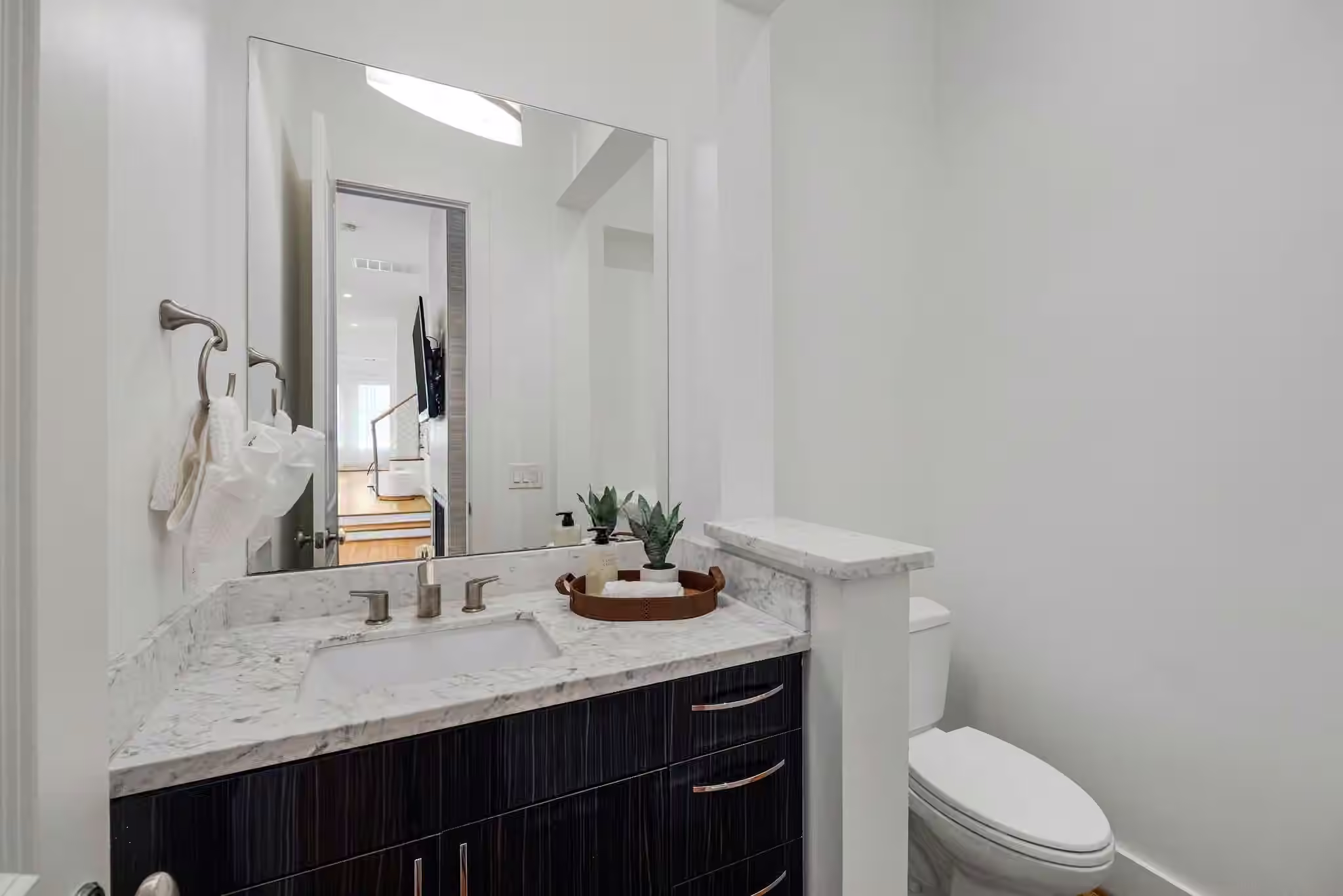 Photo 5 of 1518 W Clay Street, Houston, TX