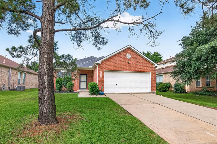 Photo 2 of 21915 Willow Shadows Drive, Tomball, TX