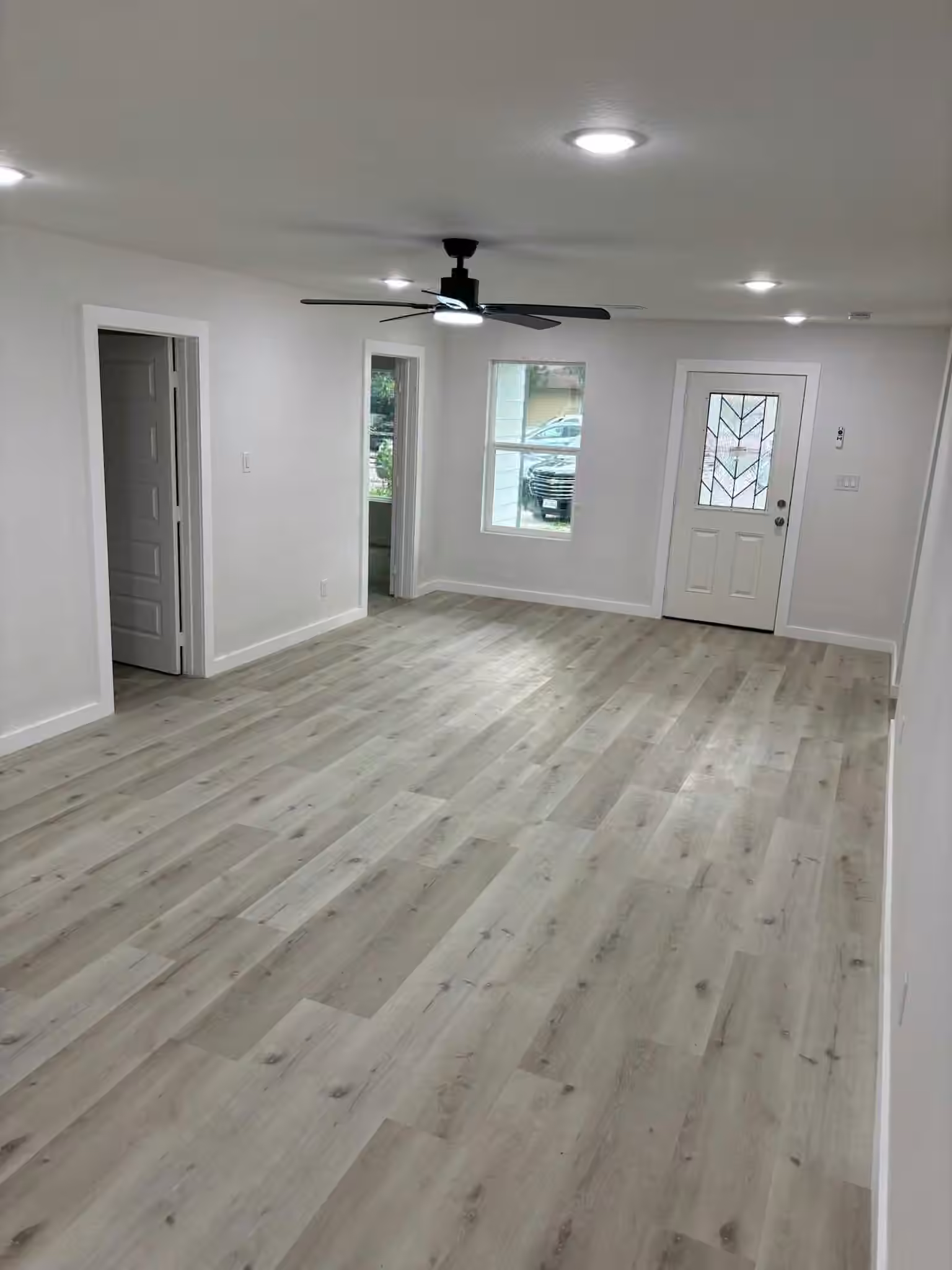 Photo 3 of 216 Burress Street, Houston, TX
