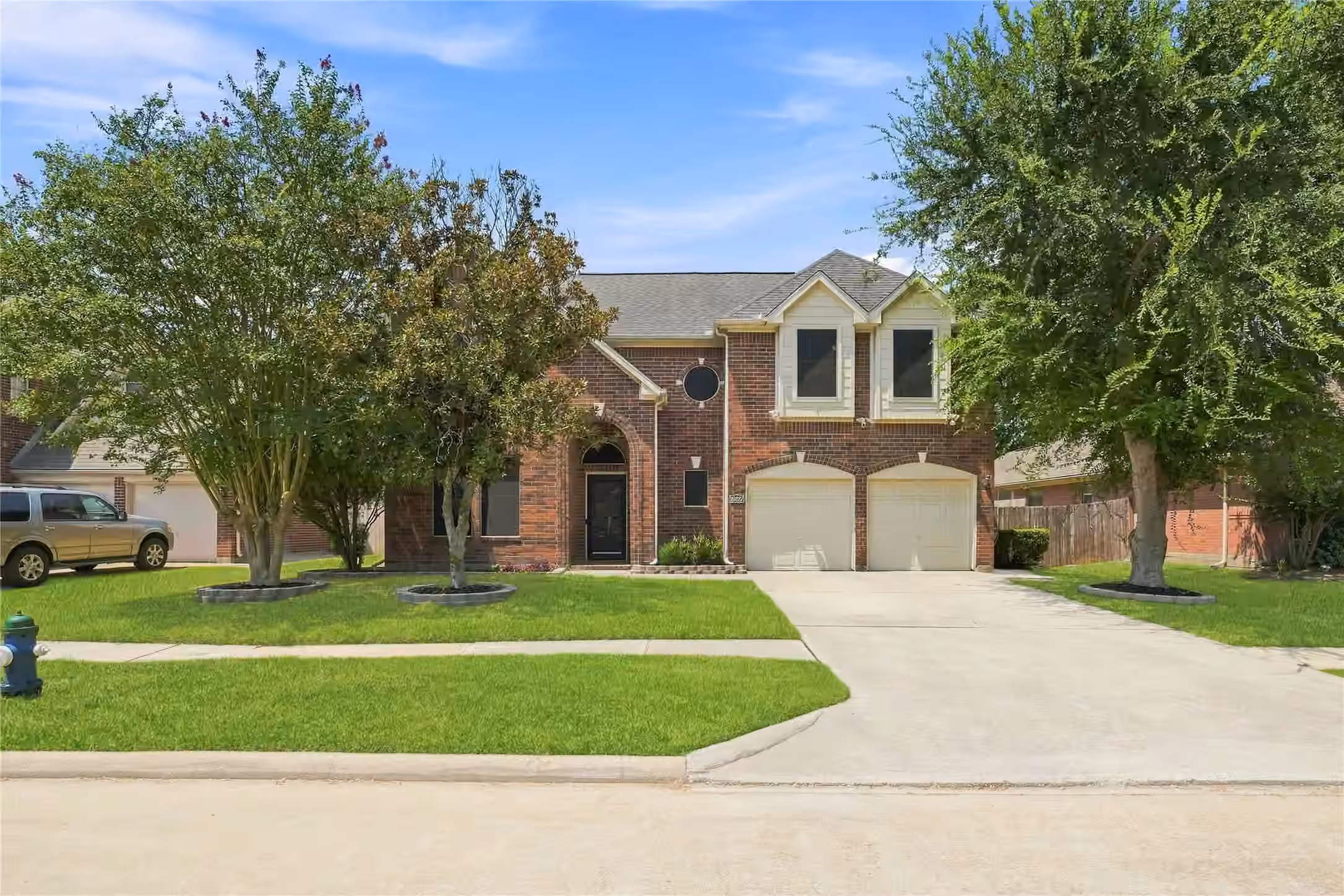 Photo 2 of 10827 Oak Acres Drive, Houston, TX