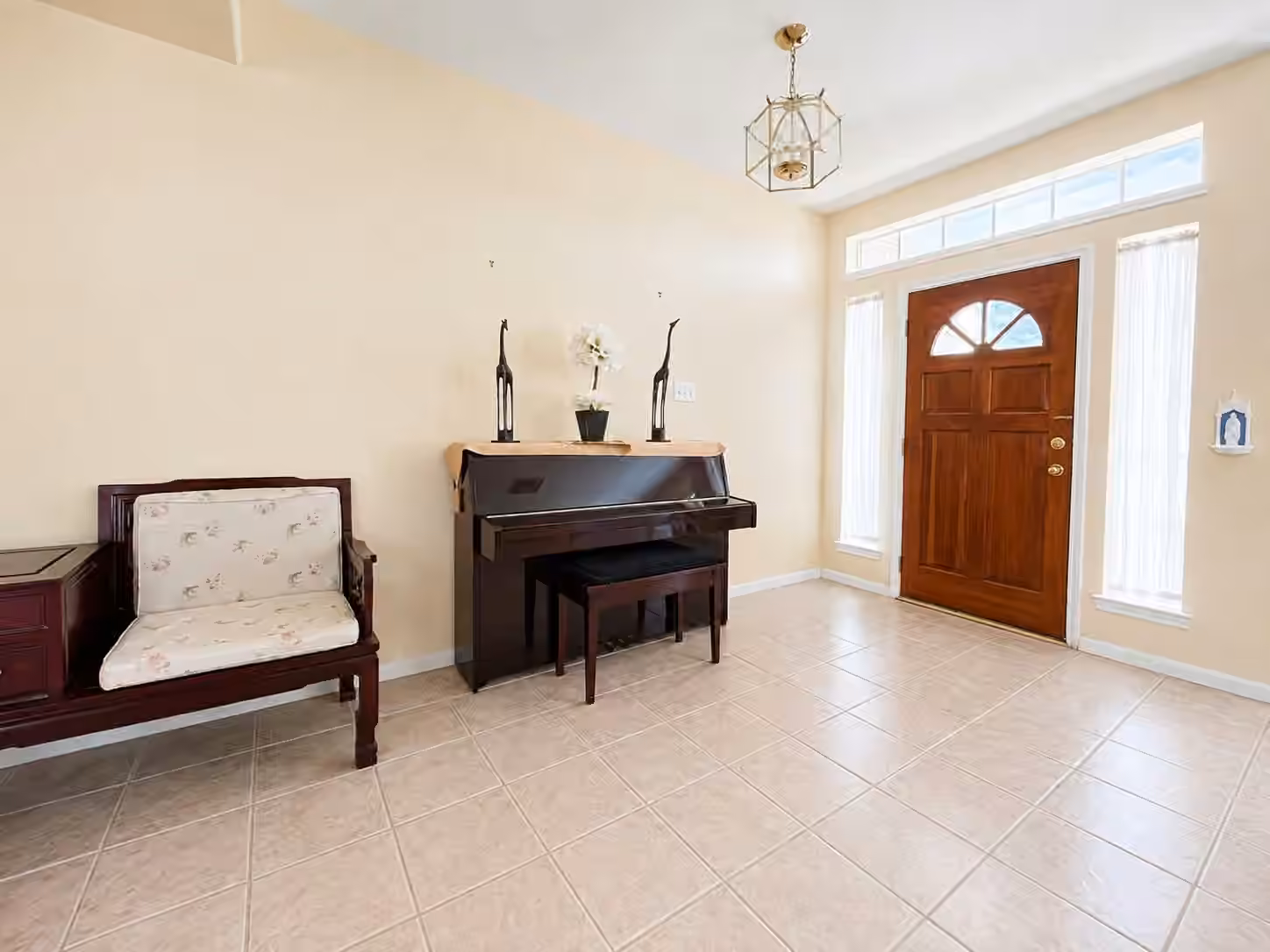 Photo 4 of 17807 Valley Palms Drive, Spring, TX