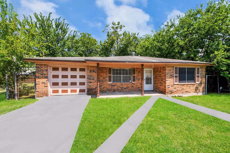 Photo 4 of 4425 Sumpter Street, Houston, TX