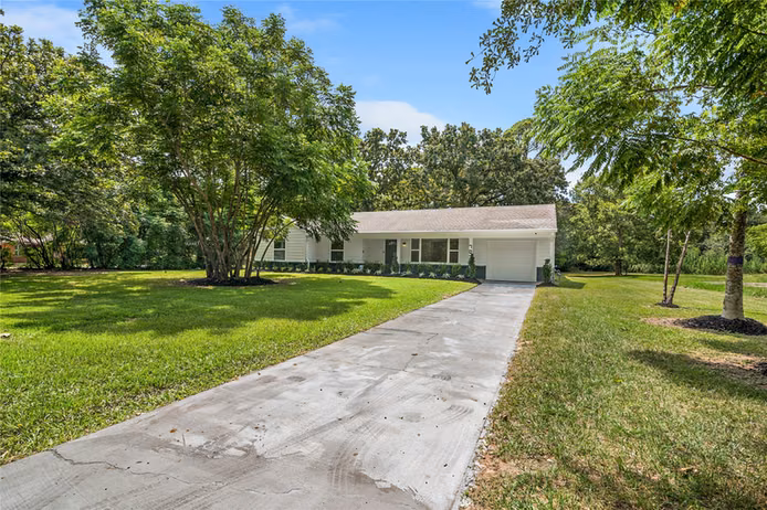 Photo 4 of 703 Newton Drive, Richmond, TX