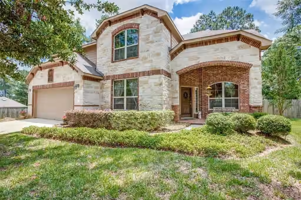 Photo 3 of 3 Logan Creek Lane, Conroe, TX