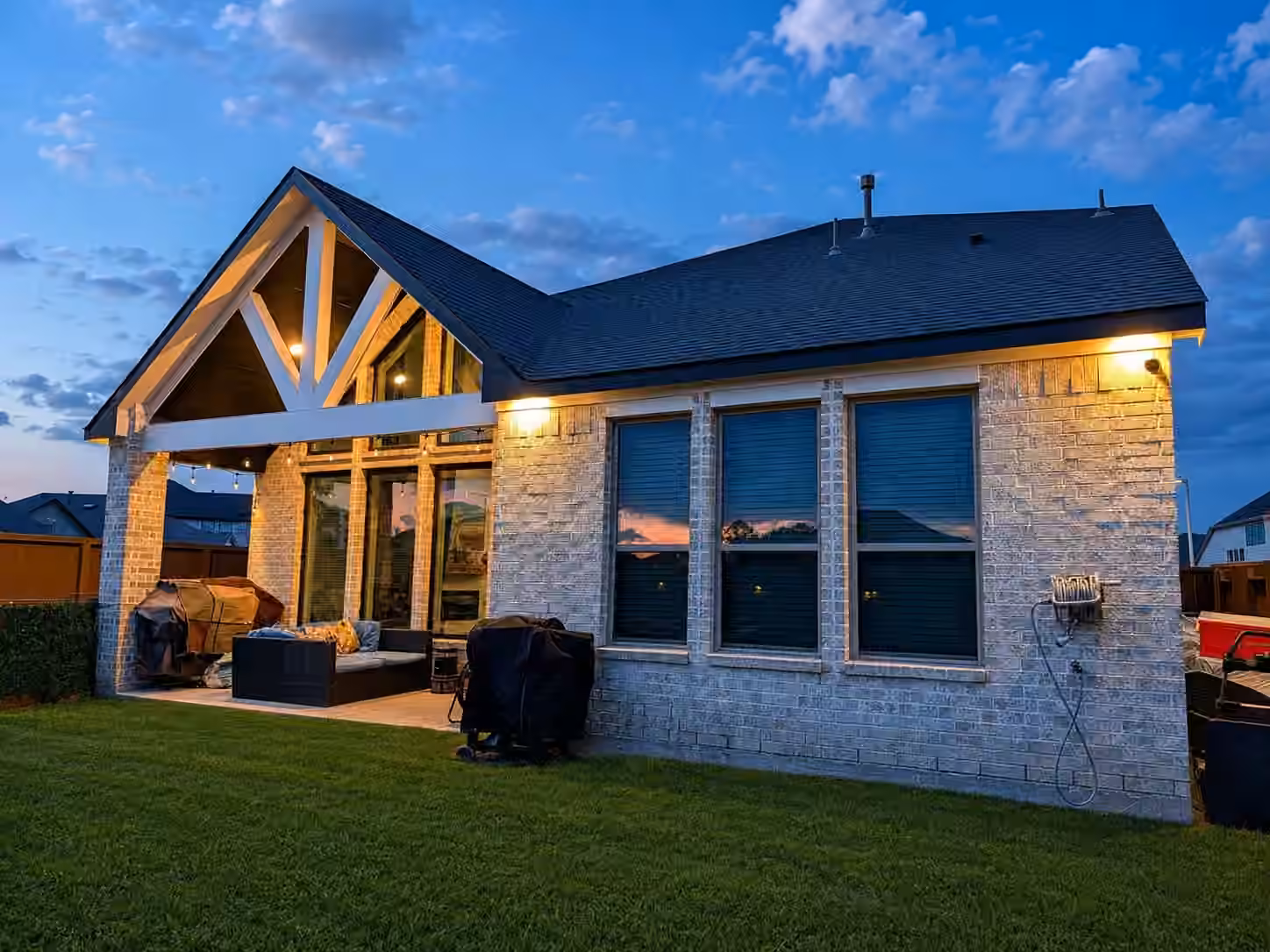 Photo 4 of 211 Vista Knoll Court, New Caney, TX