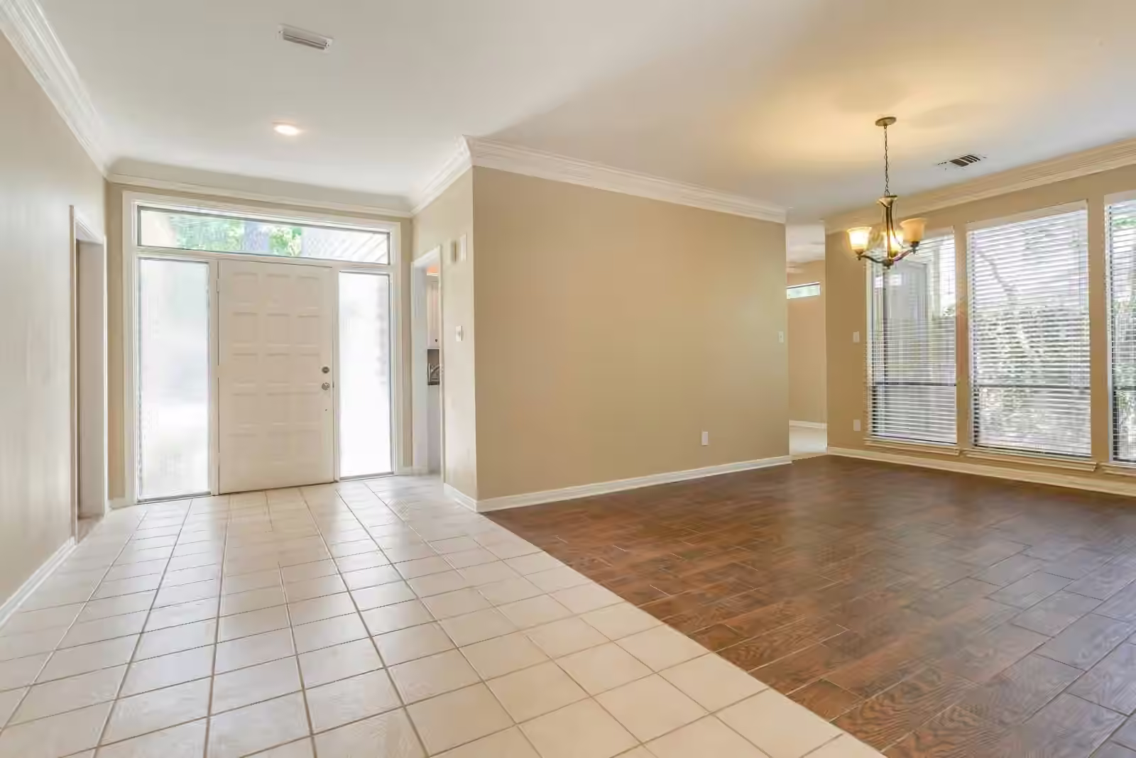 Photo 5 of 3131 Royal Crescent Drive, Houston, TX