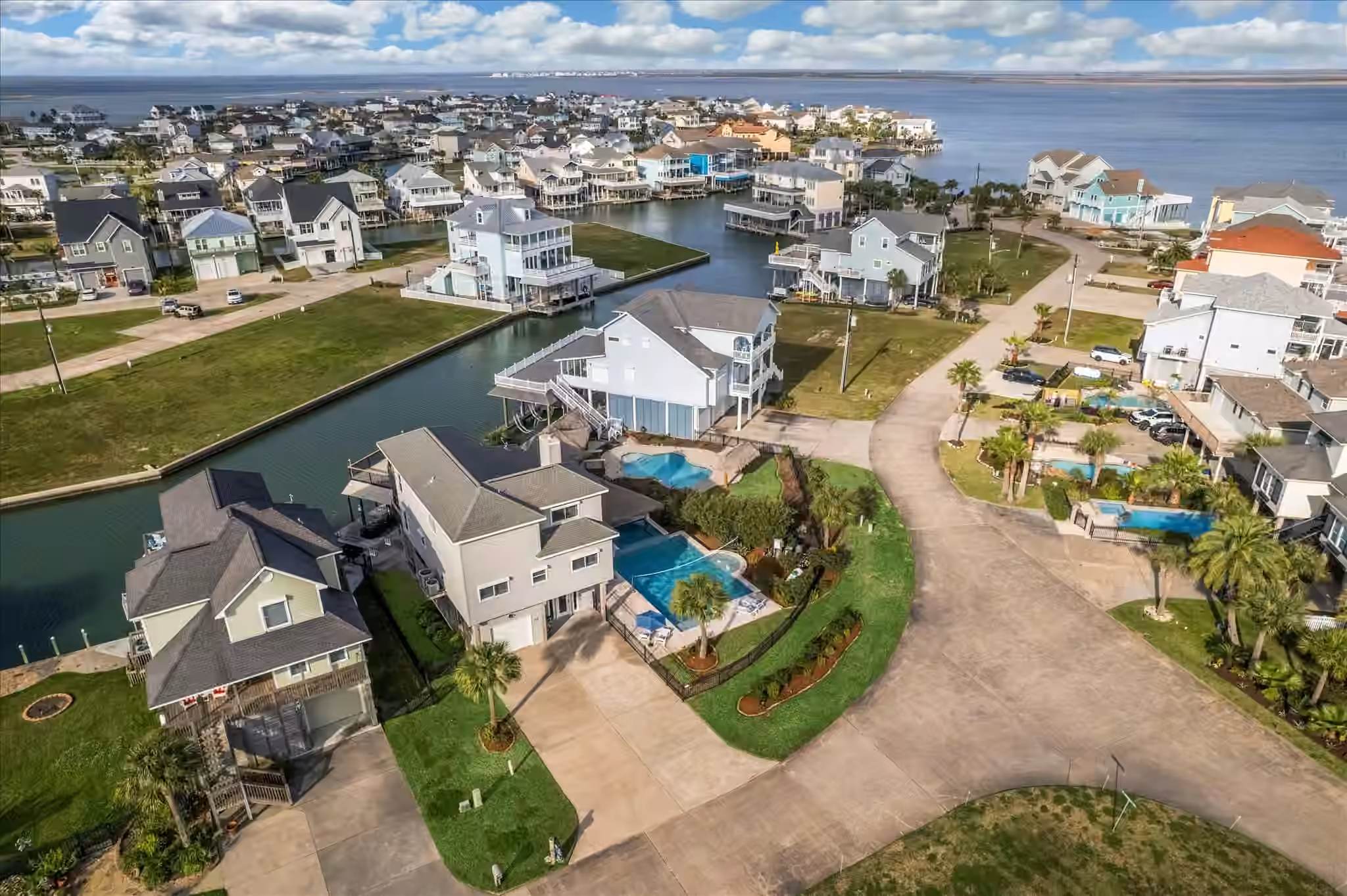 Photo 2 of 519 Westerly Drive, Tiki Island, TX