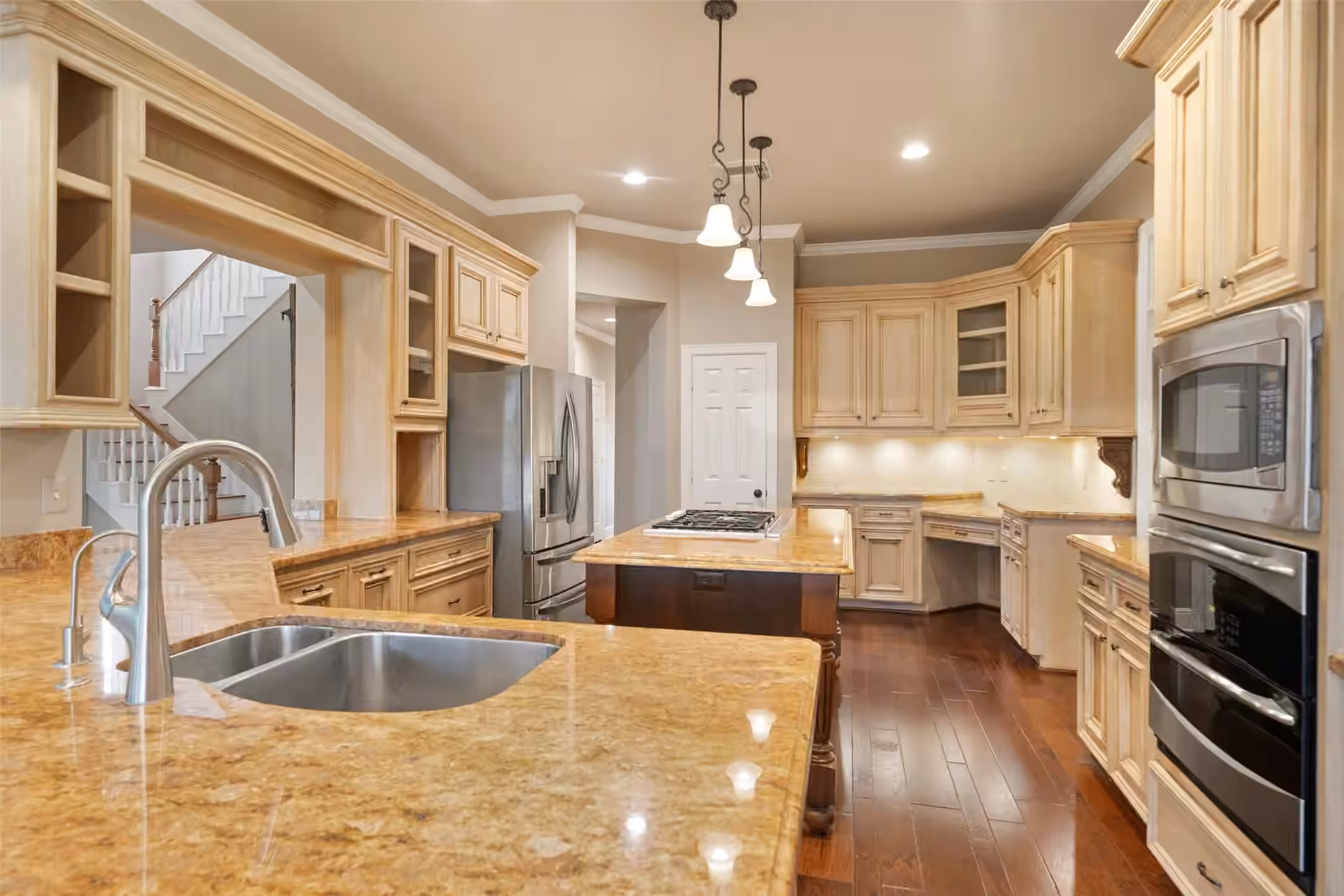 Photo 4 of 25031 Northampton Forest Drive, Spring, TX