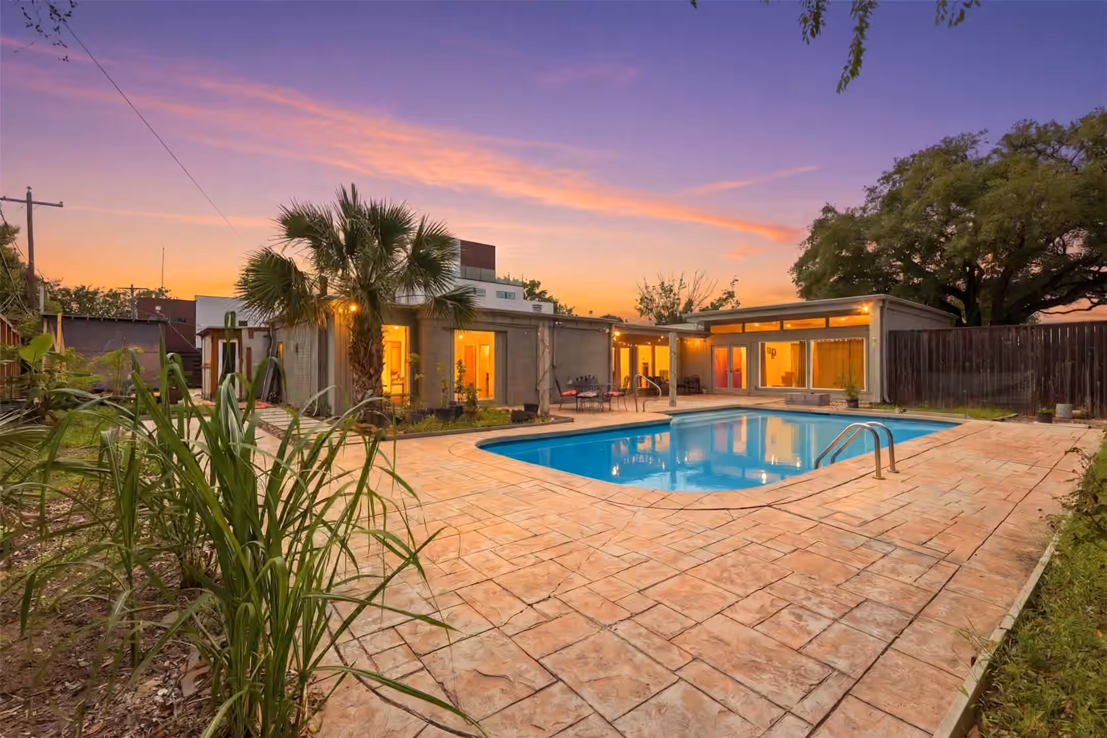 Photo 2 of 5323 S Braeswood Boulevard, Houston, TX