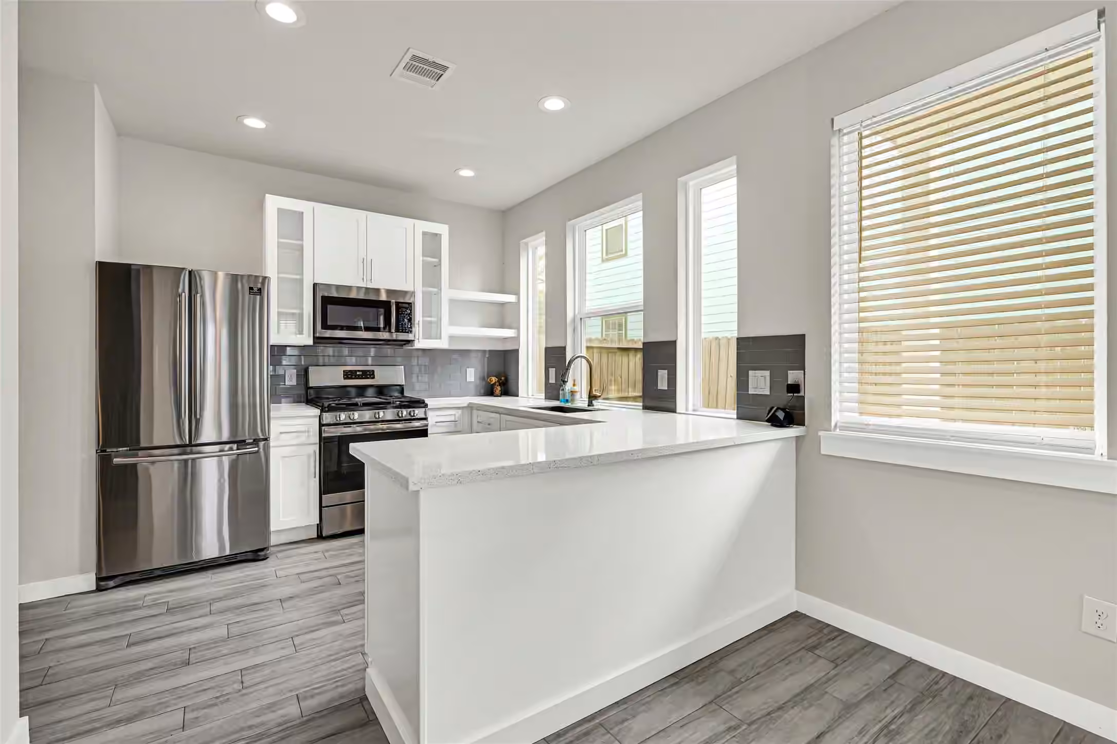 Photo 6 of 9431 Jutland Road, Houston, TX