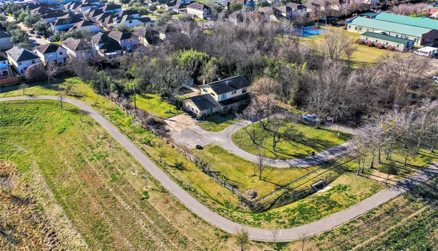 Photo 3 of 14355 Schiller Road, Houston, TX