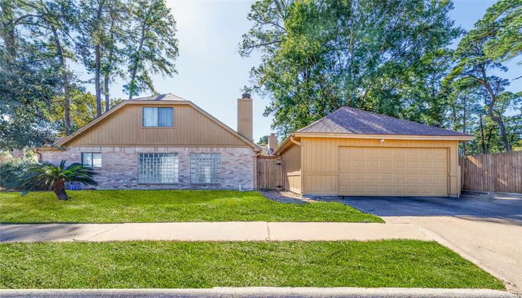 Photo 4 of 15627 Lago Villa Drive, Tomball, TX