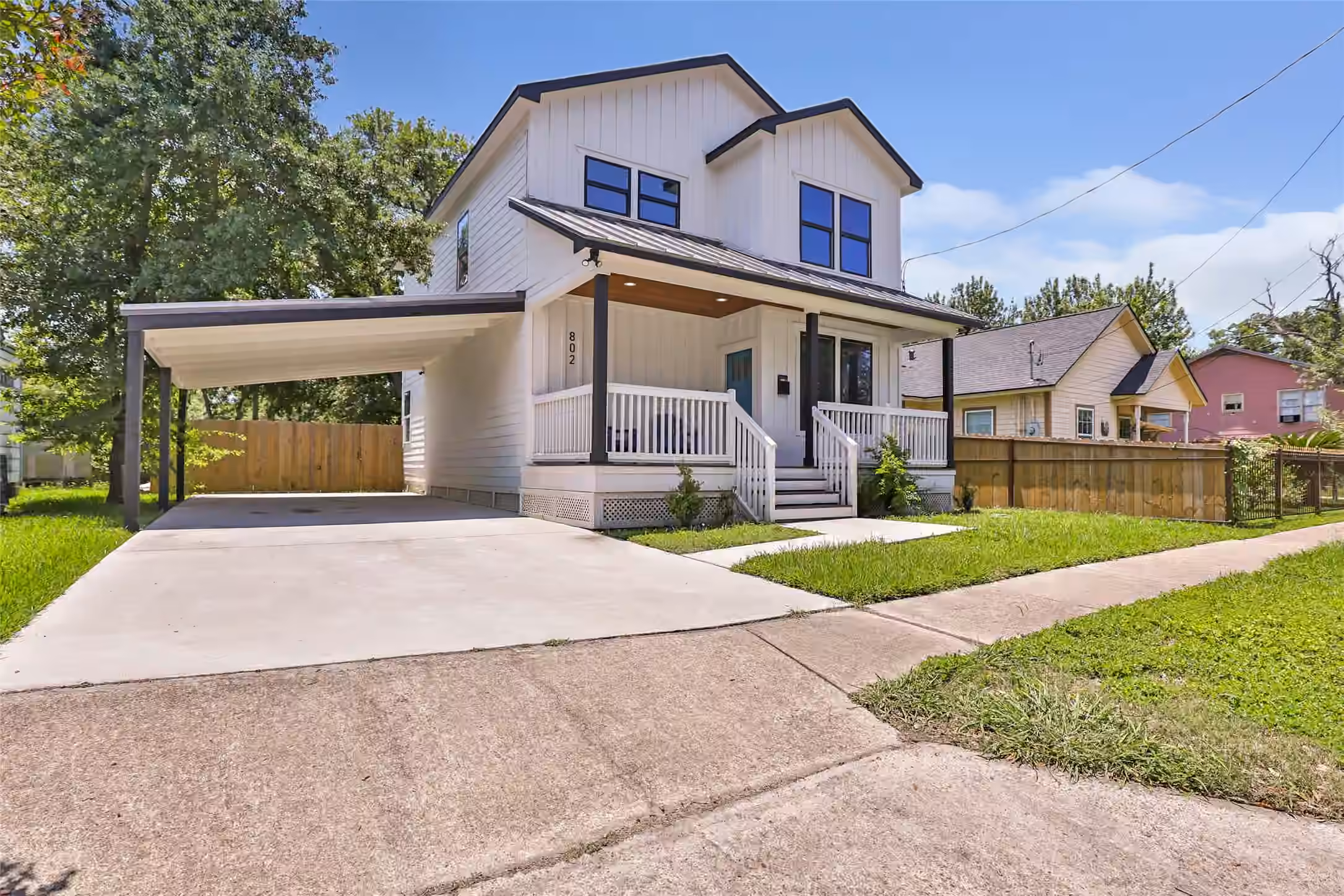 Photo 2 of 802 Thomas Avenue, Pasadena, TX
