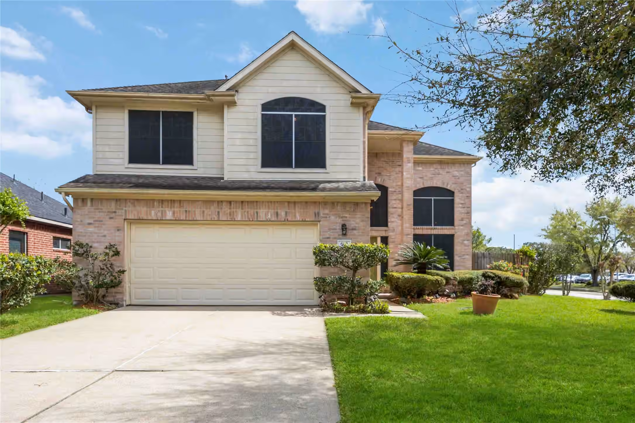 Photo 4 of 602 Beverly Circle, Stafford, TX