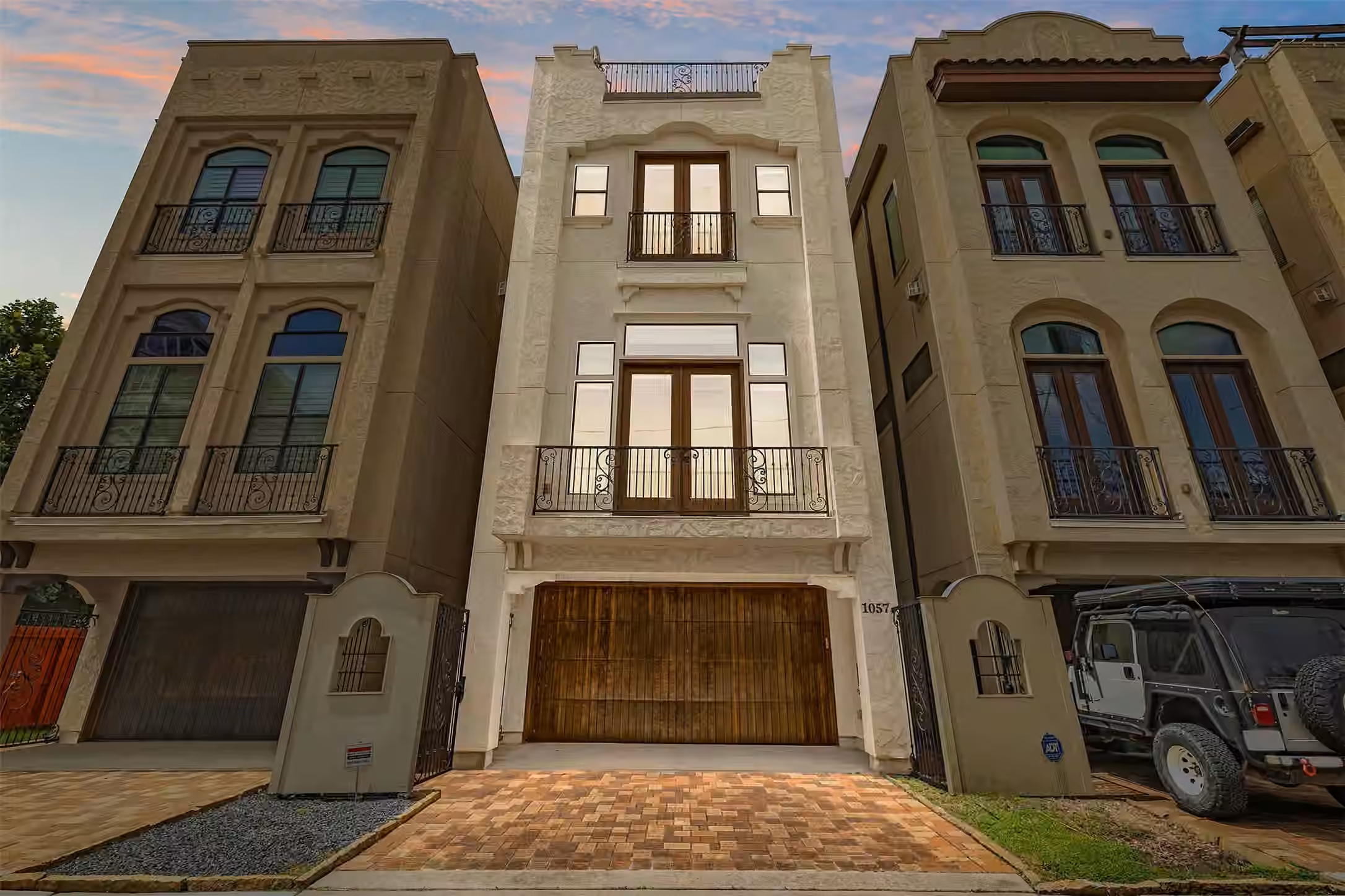 Photo of 1057 W 24th Street, Houston, TX